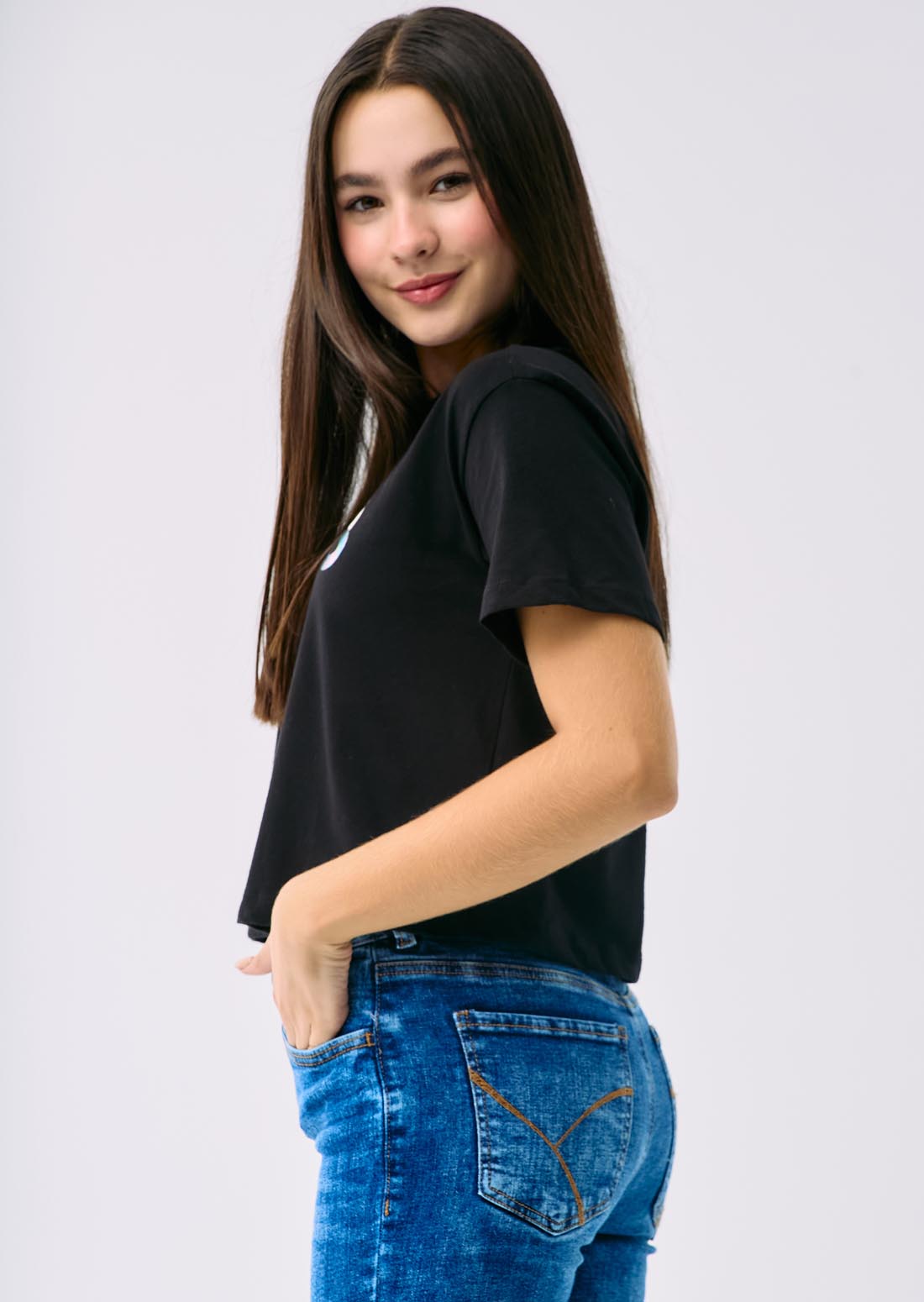 Camiseta negra estampada para jóvenes