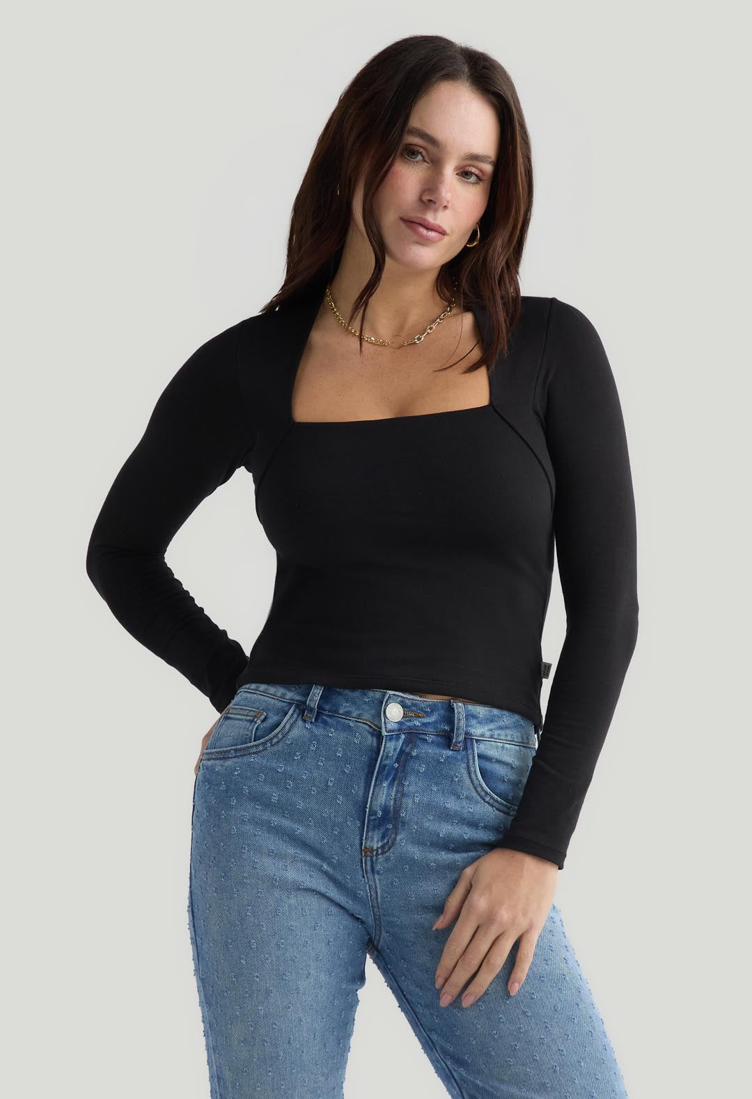 Camiseta negra imitación doble prenda para mujer