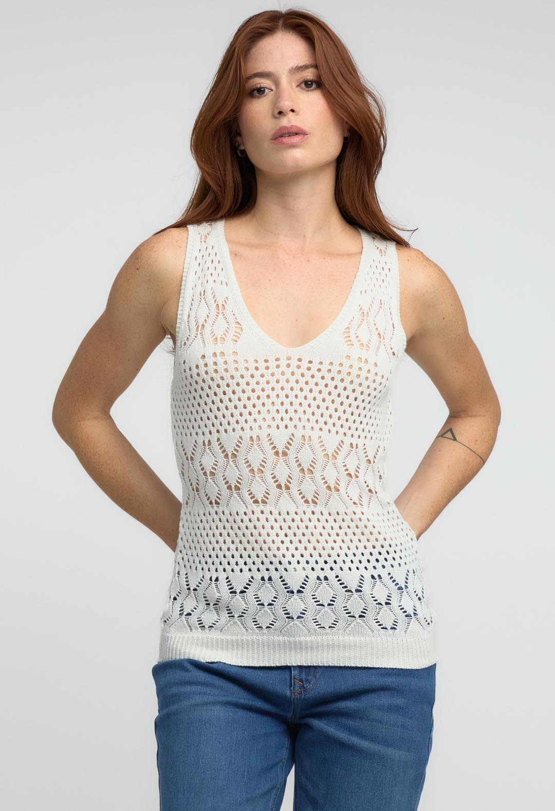 Camiseta marfil tejida para mujeres
