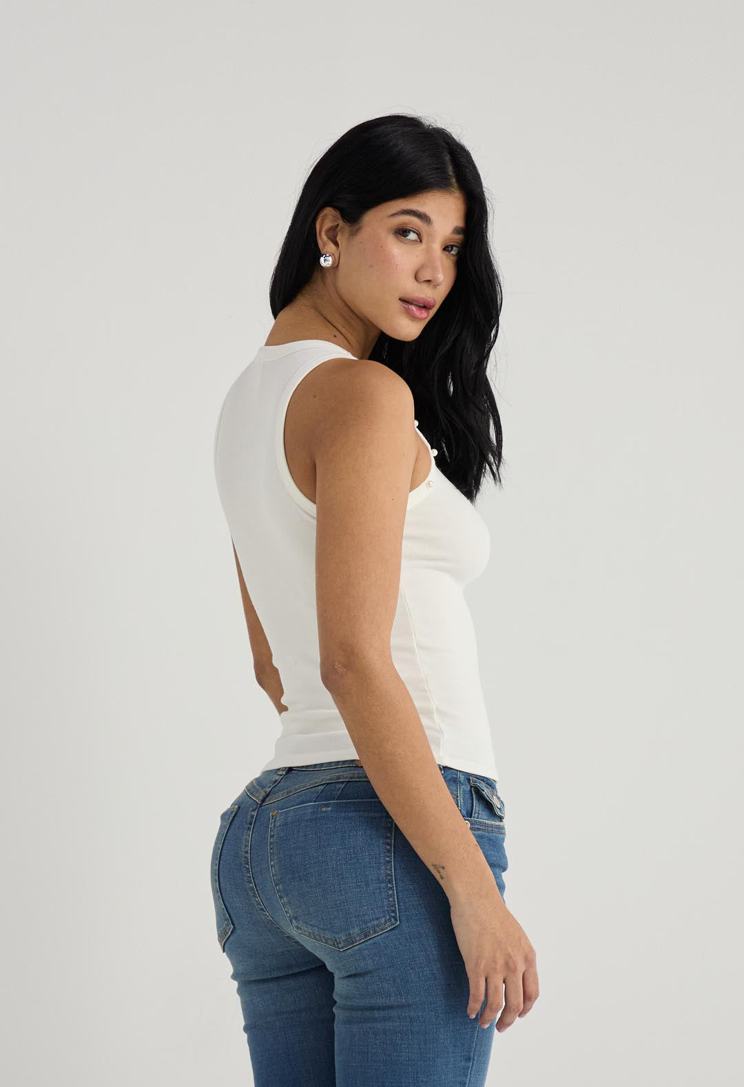 Camiseta en rib marfil con perlas para mujer