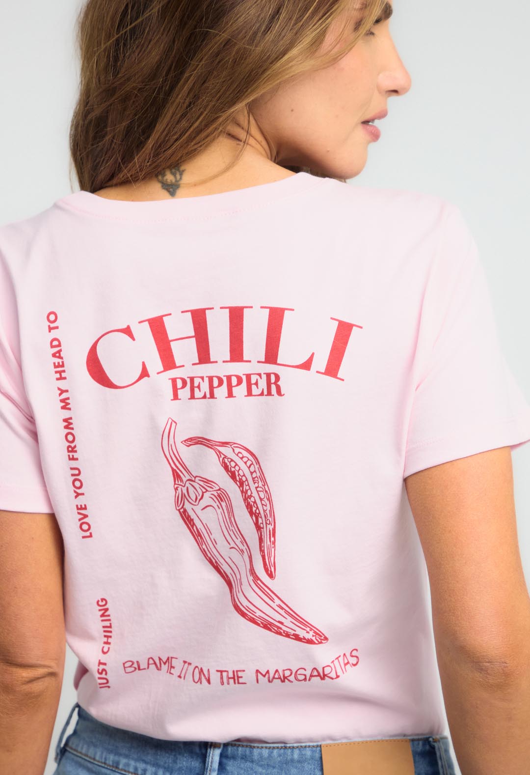 Camiseta rosa pastel con cuello redondo para mujeres
