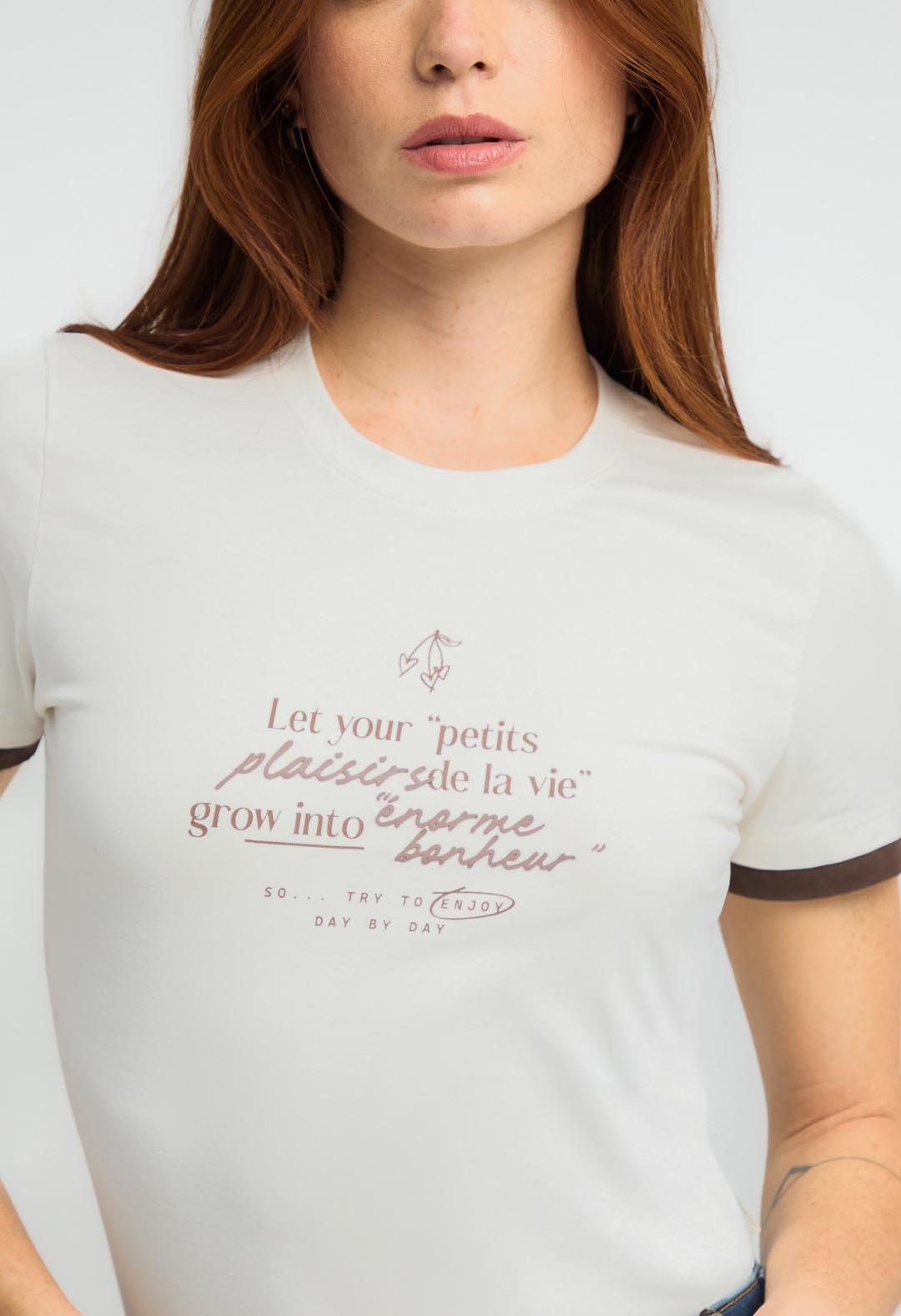 Camiseta marfil imitación doble prenda para mujeres