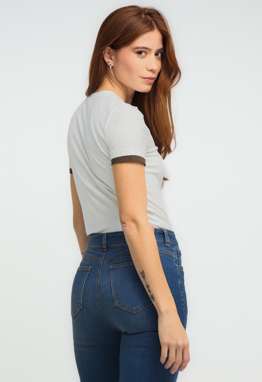 Camiseta marfil imitación doble prenda para mujeres
