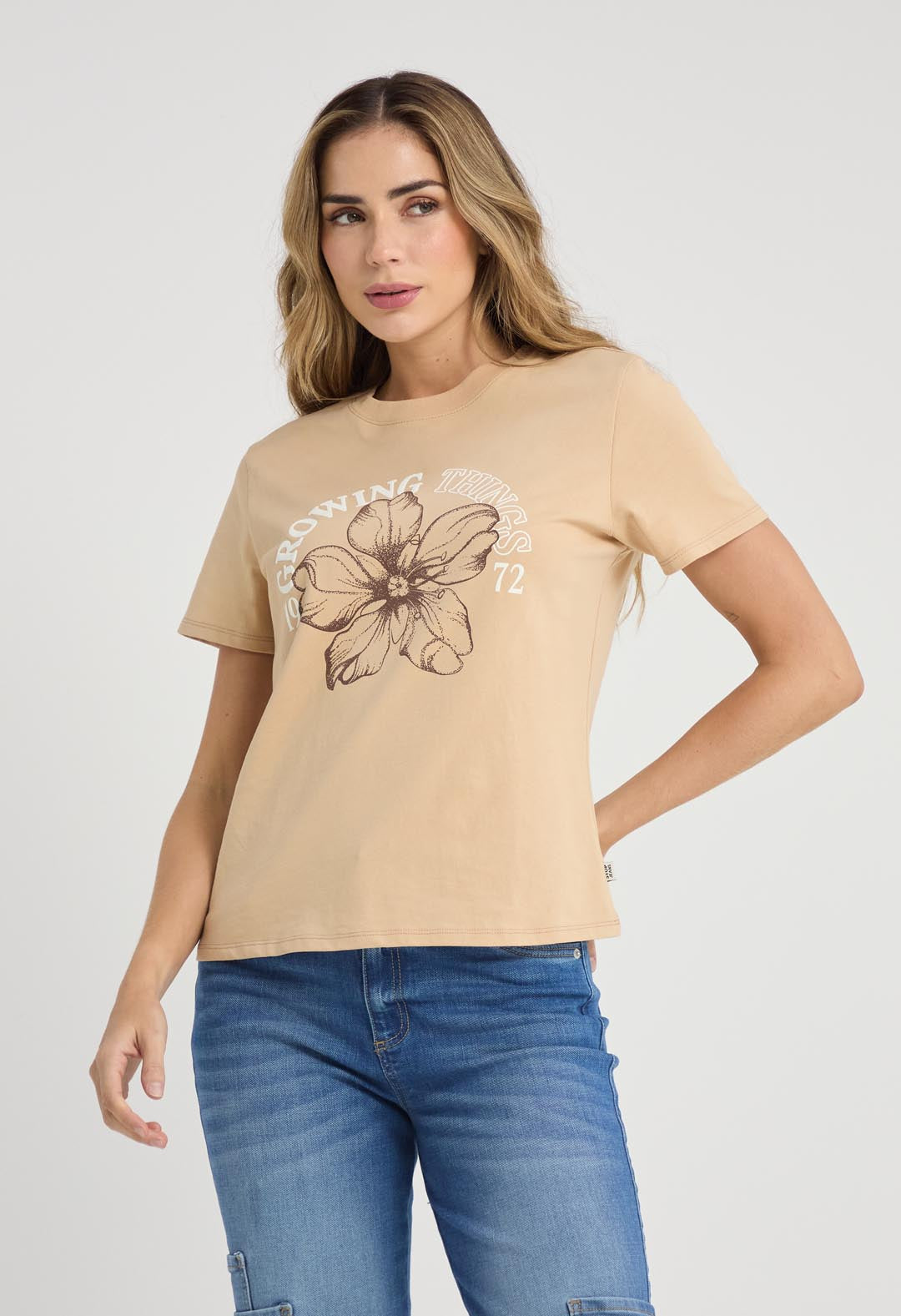 Camiseta arena estampada para mujer