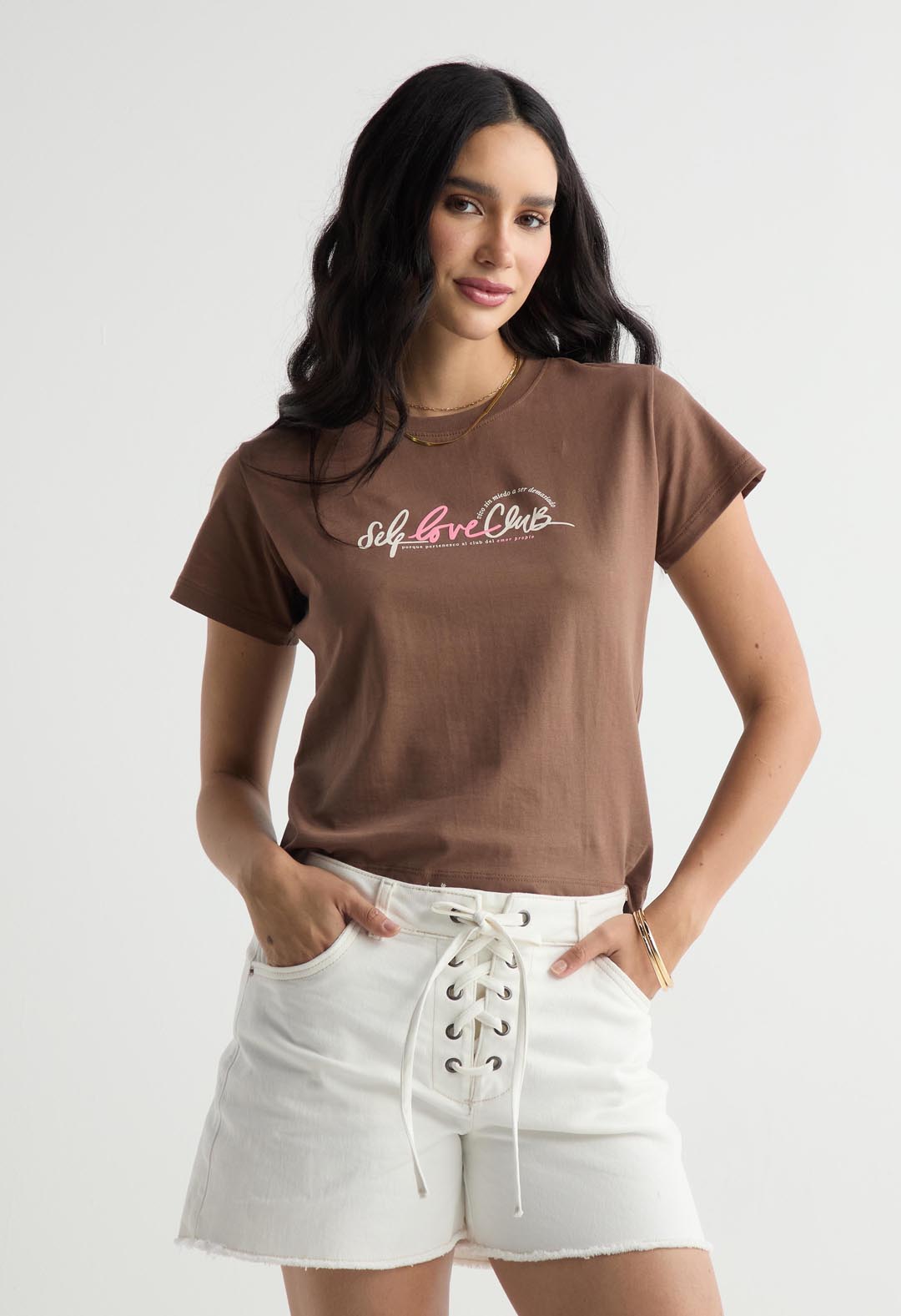 Camiseta chocolate con frente estampado para mujer