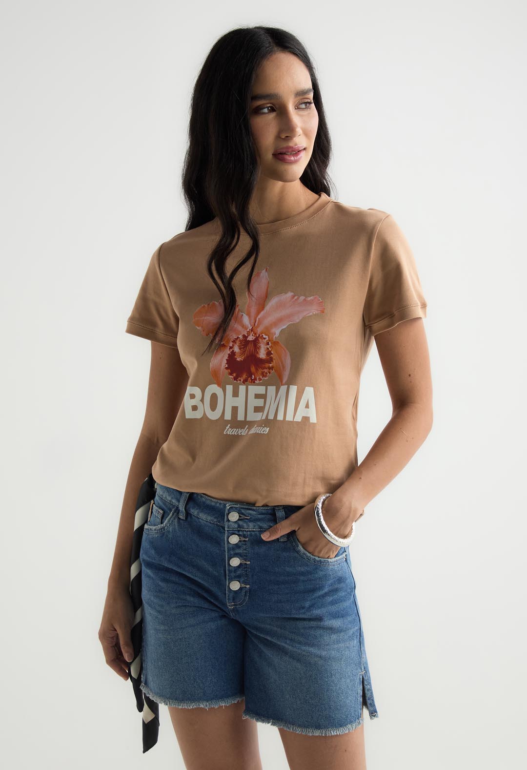 Camiseta taupé manga corta para mujer