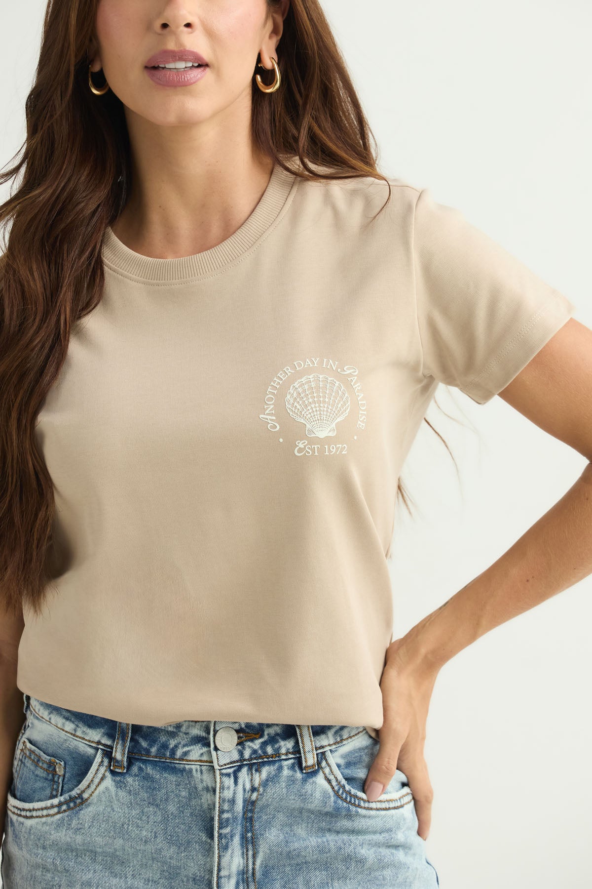 Camiseta arena con ambas caras estampadas para mujer