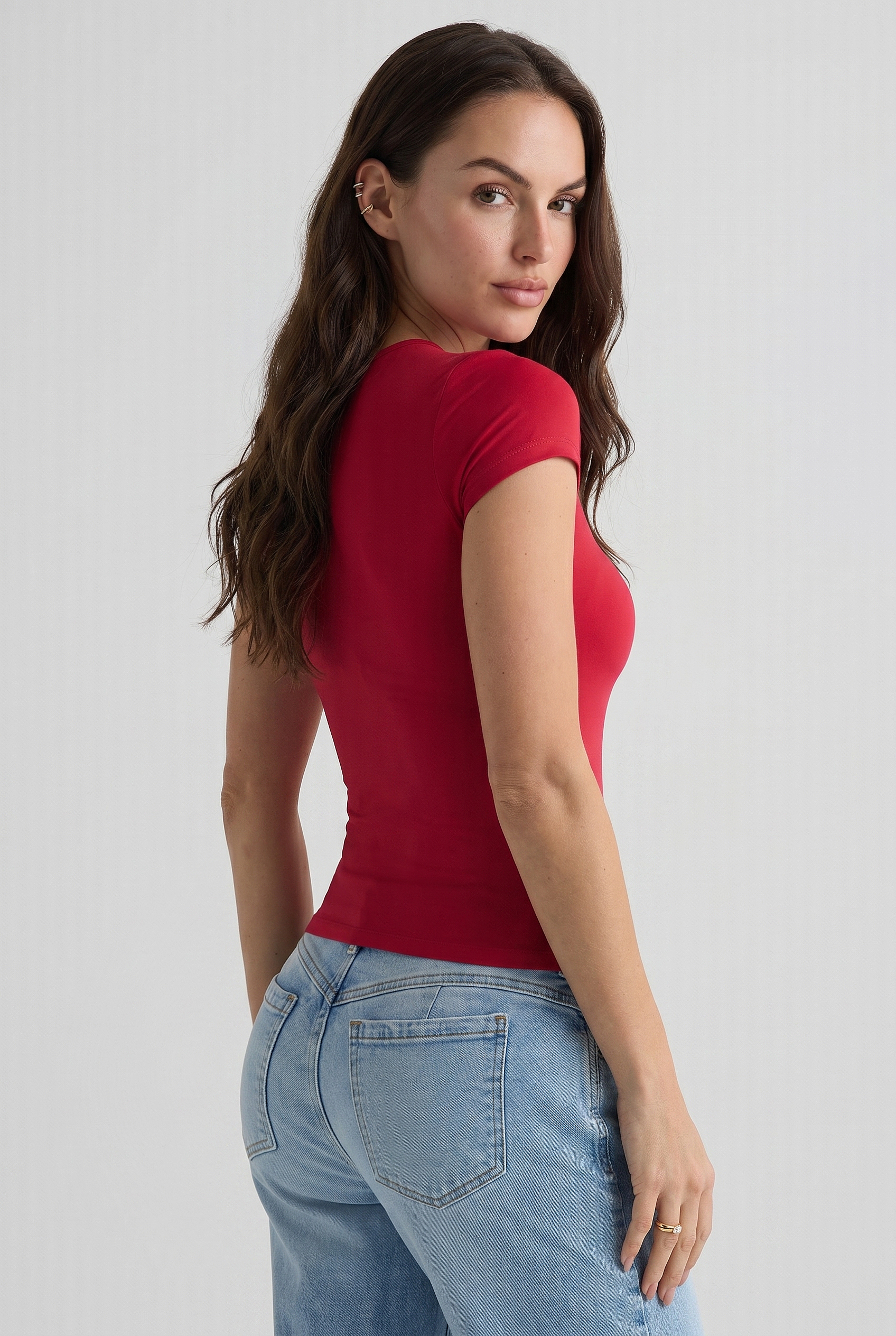 Camiseta roja con recogido en escote para mujer