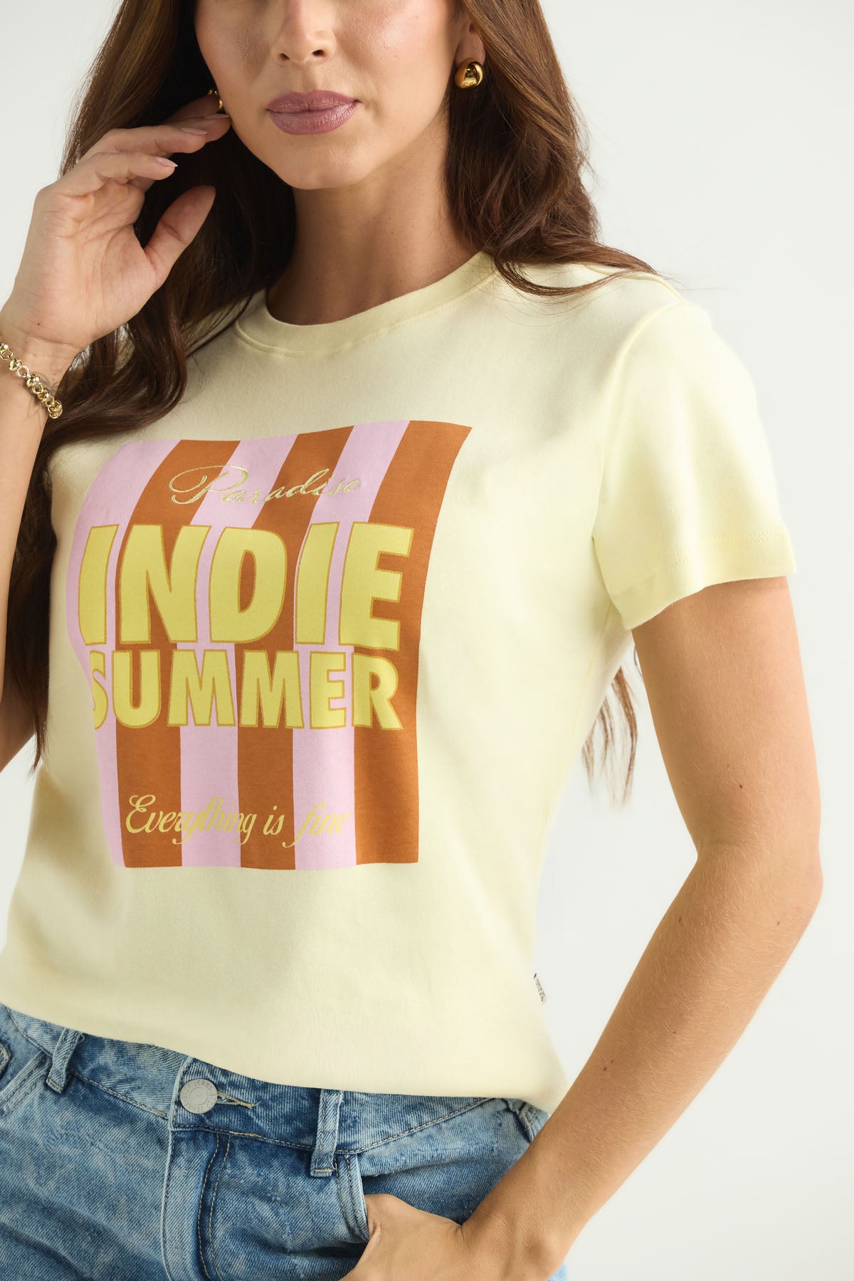 Camiseta amarilla de manga corta para mujer