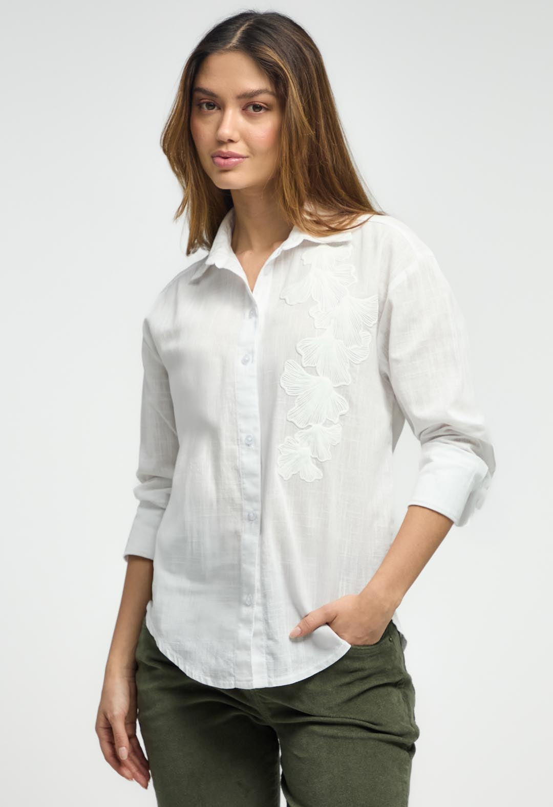 Blusa blanca estampada en frente para mujeres