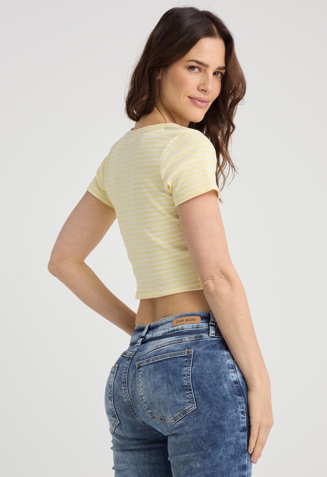 Camiseta a rayas amarilla para mujeres