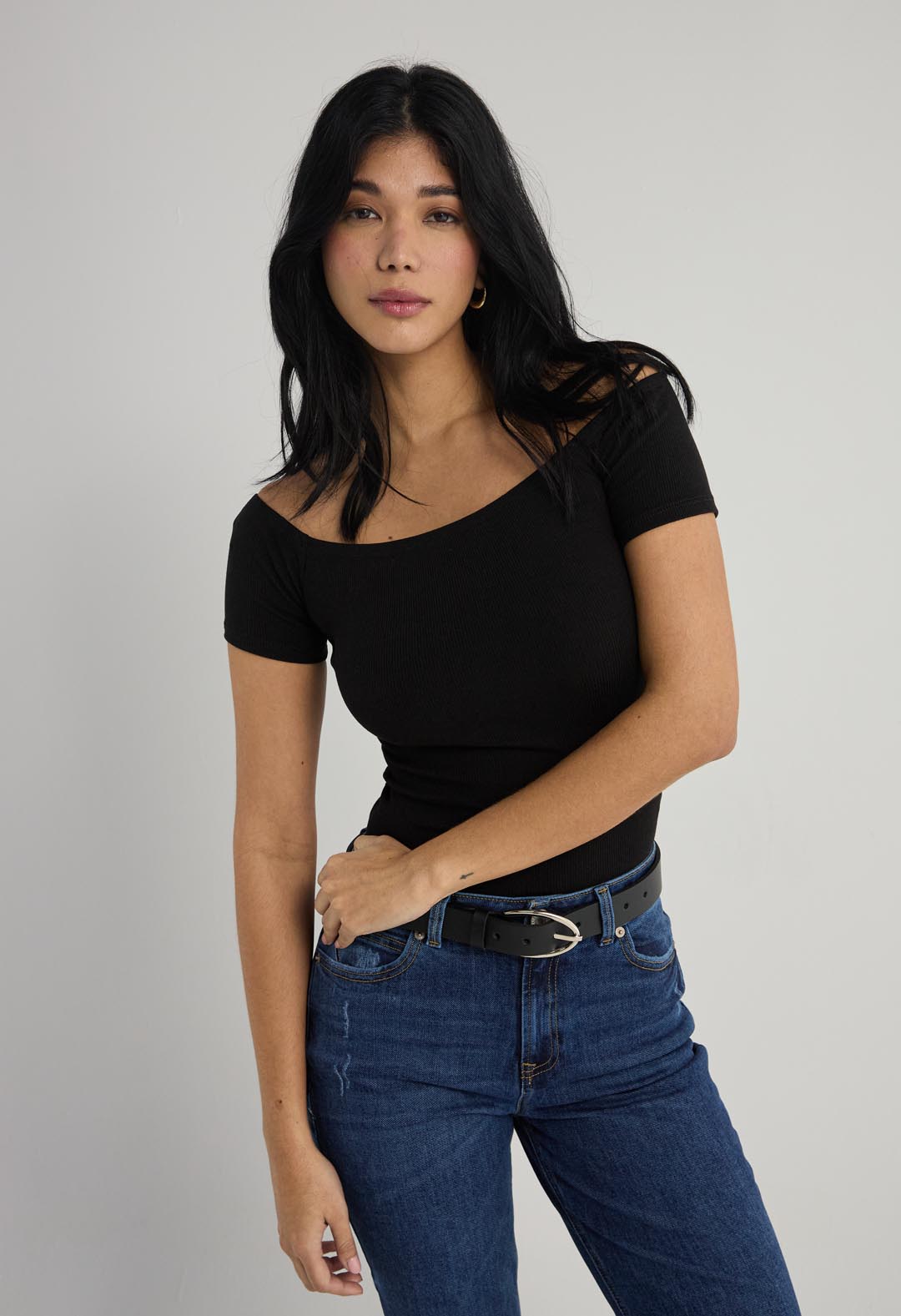 Camiseta en rib negra para mujer