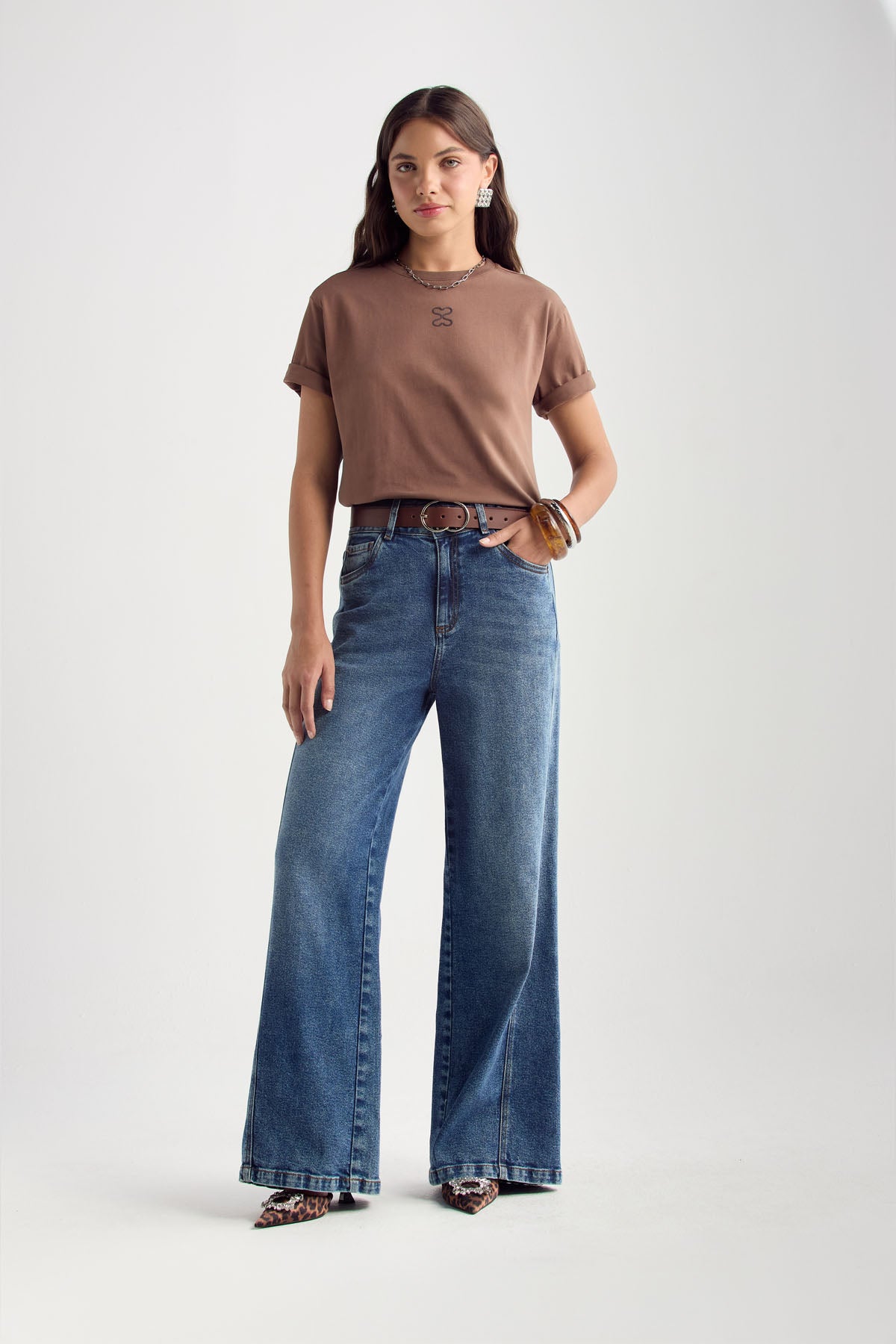 Camiseta café oscuro fondo entero para mujer
