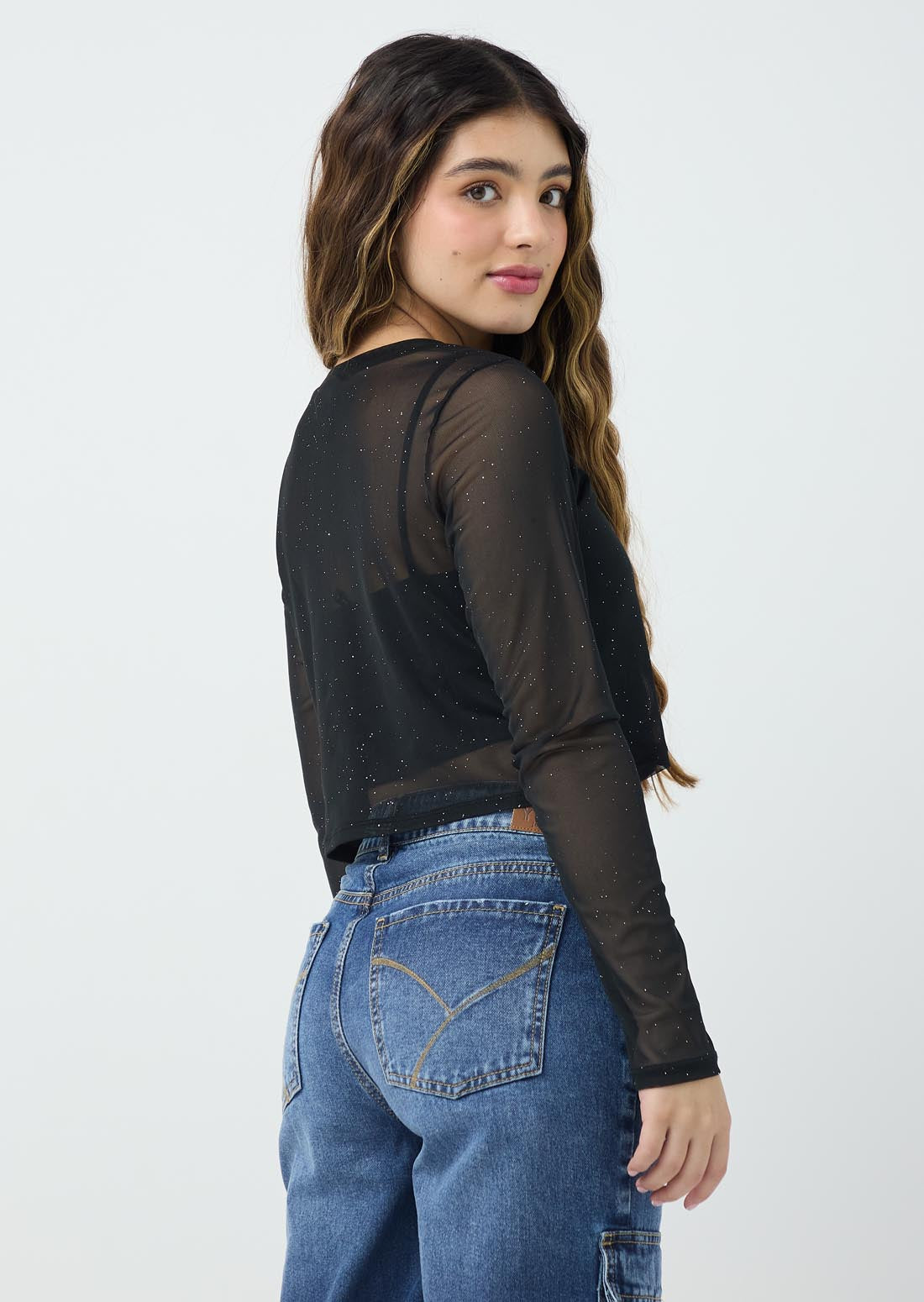 Camiseta negra con top interno para jóvenes