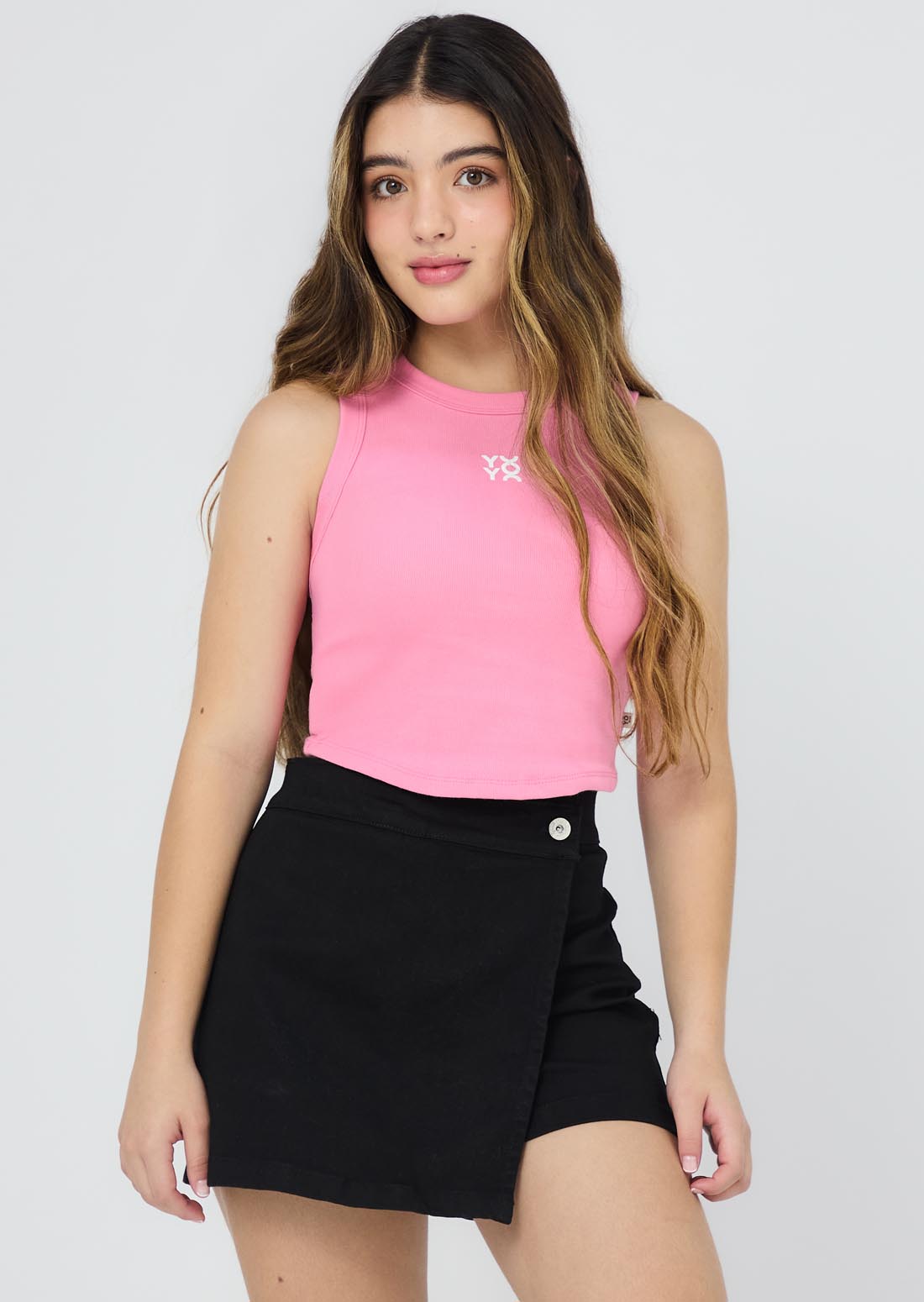 Camiseta fucsia estampado en frente para jóvenes