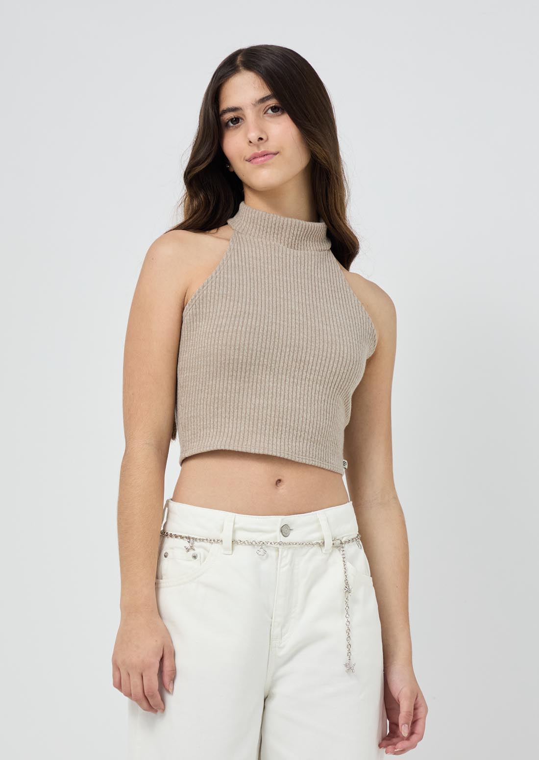 Camiseta taupe con cuello alto para jóvenes