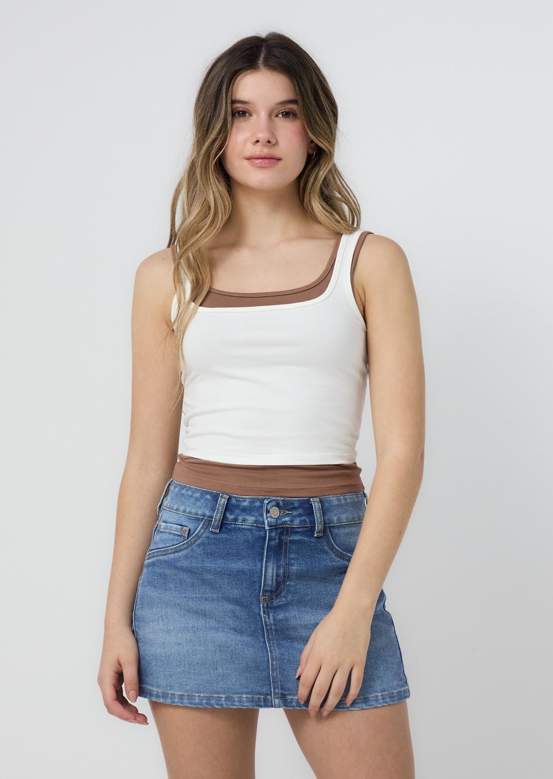 Camiseta marfil doble prenda para jóvenes