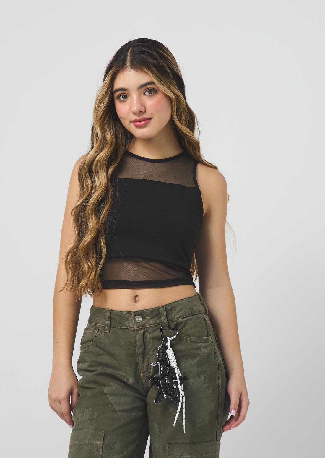 Camiseta negra imitación doble prenda para jóvenes