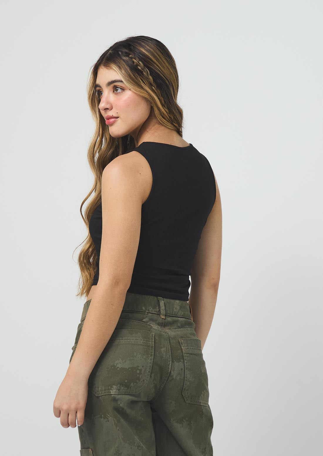 Camiseta negra imitación doble prenda para jóvenes