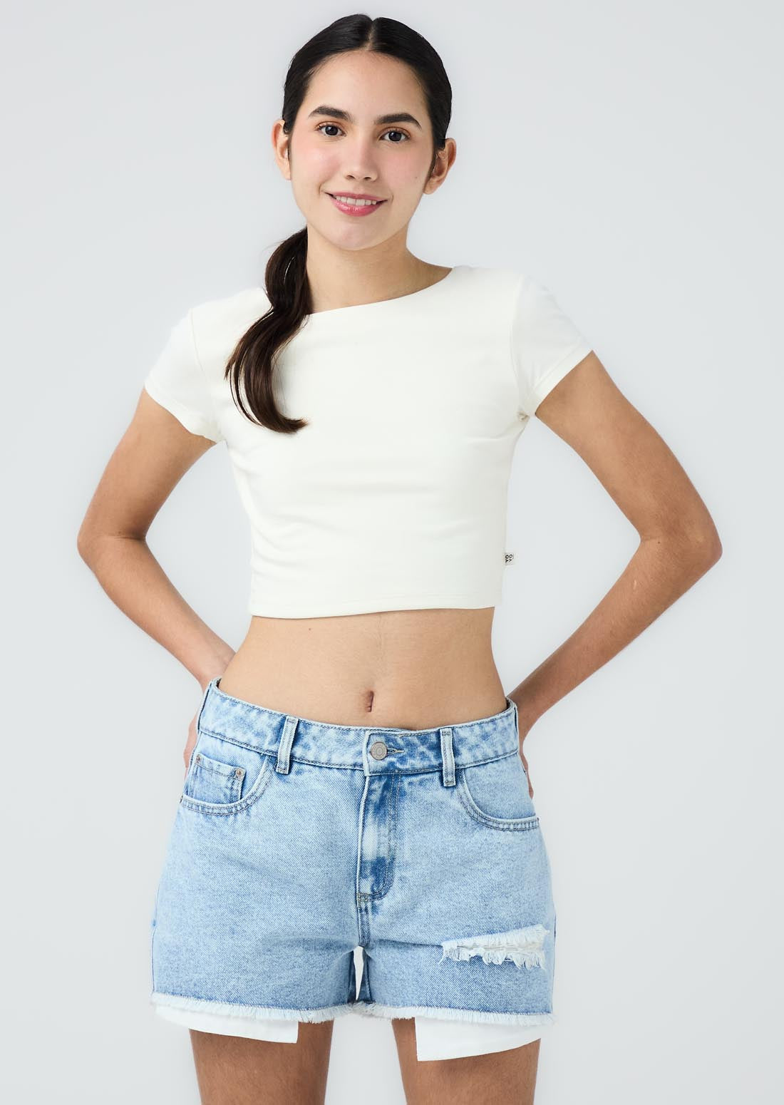 Camiseta marfil espalda descubierta para jóvenes