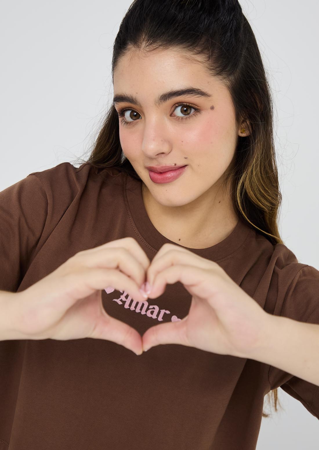 Camiseta chocolate frente estampado para jóvenes