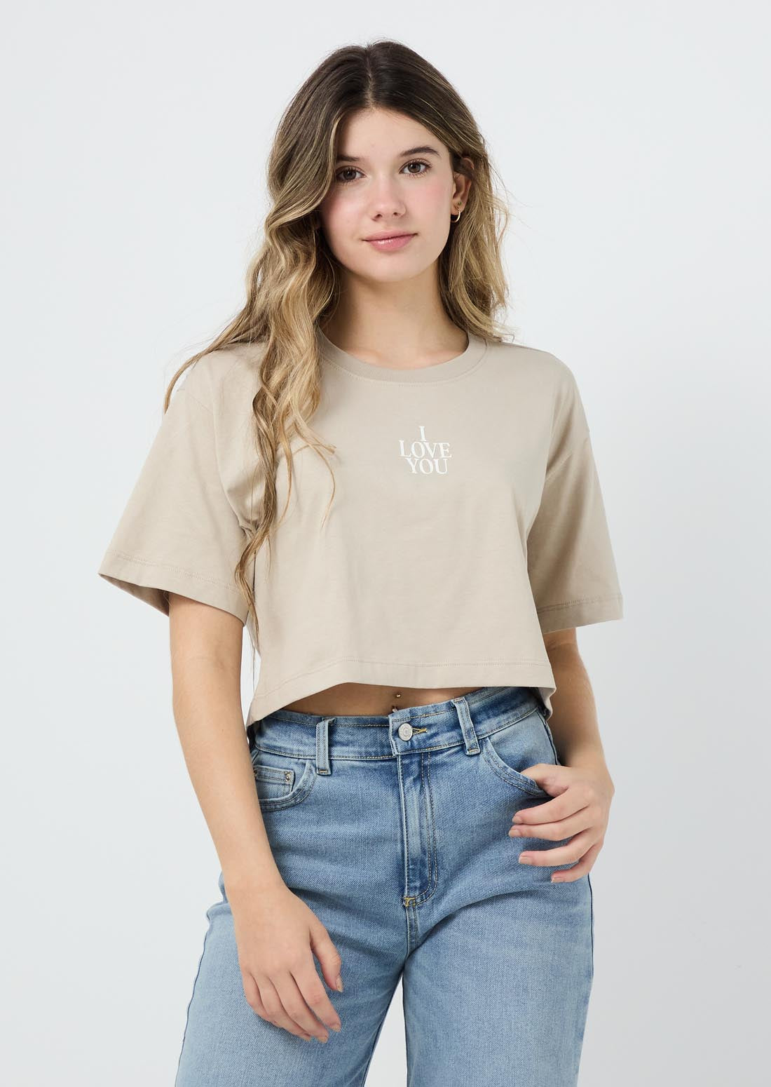 Camiseta arena estampada en frente para jóvenes