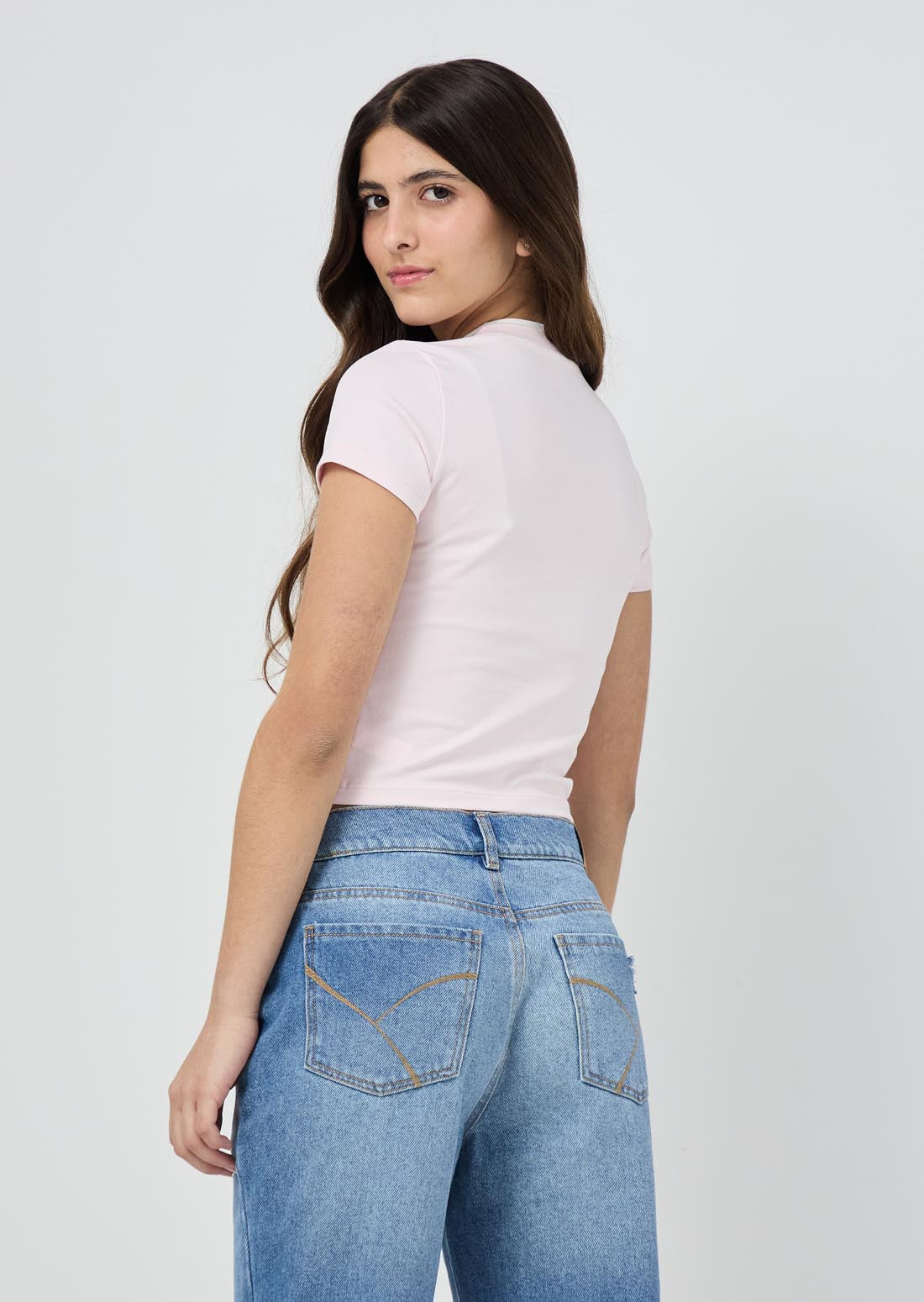 Camiseta rosa pastel con cuello en contraste para jóvenes