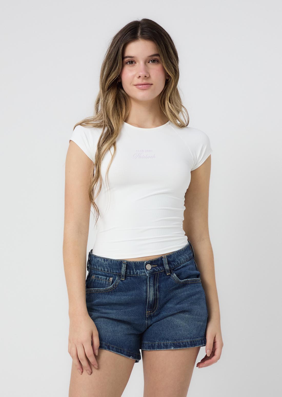 Camiseta marfil estampado en frente para jóvenes