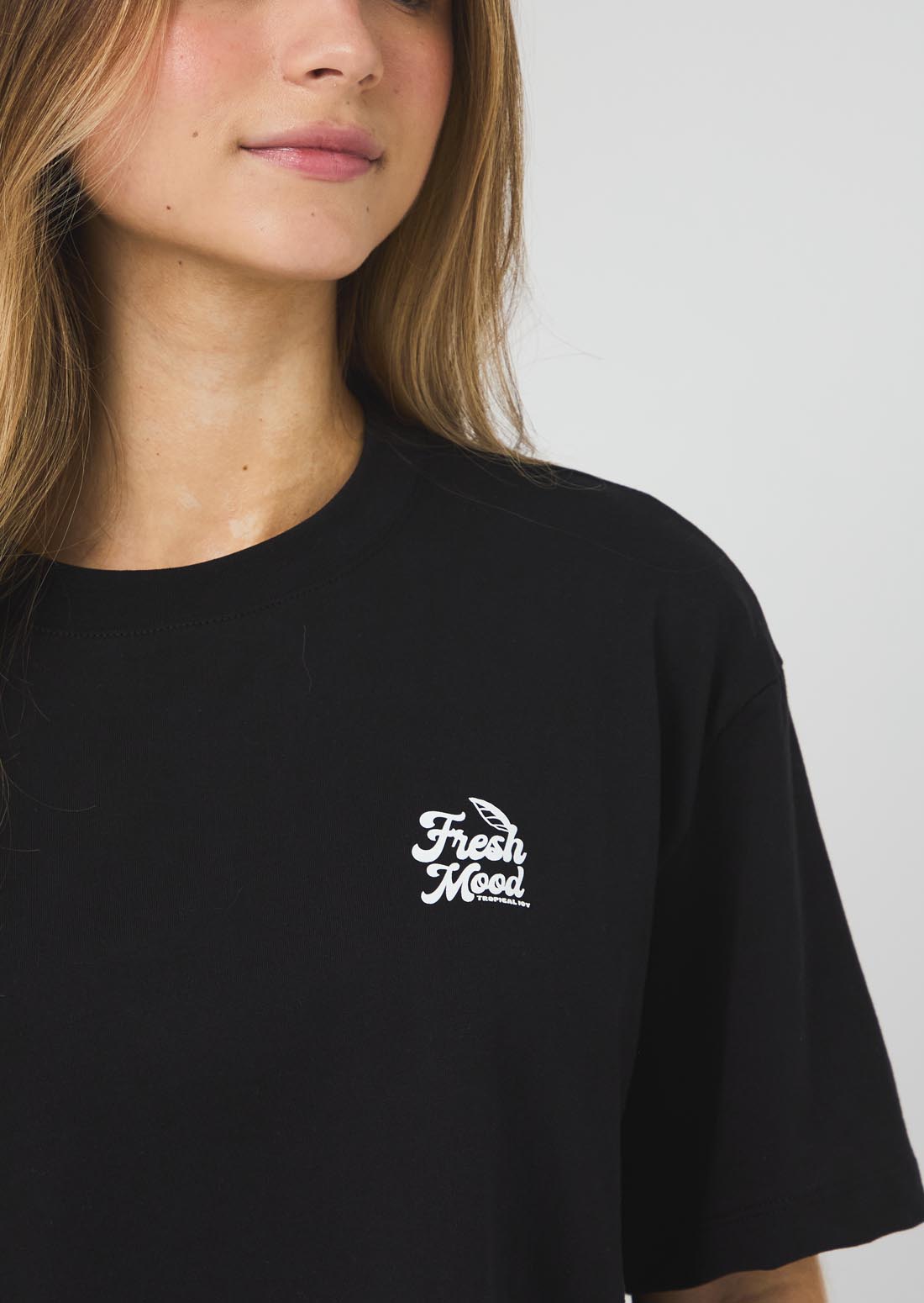 Camiseta negra manga corta para jóvenes