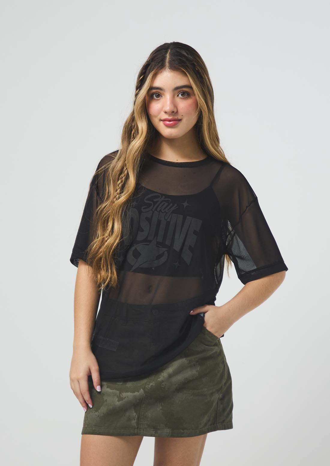 Camiseta negra manga corta doble prenda para jóvenes