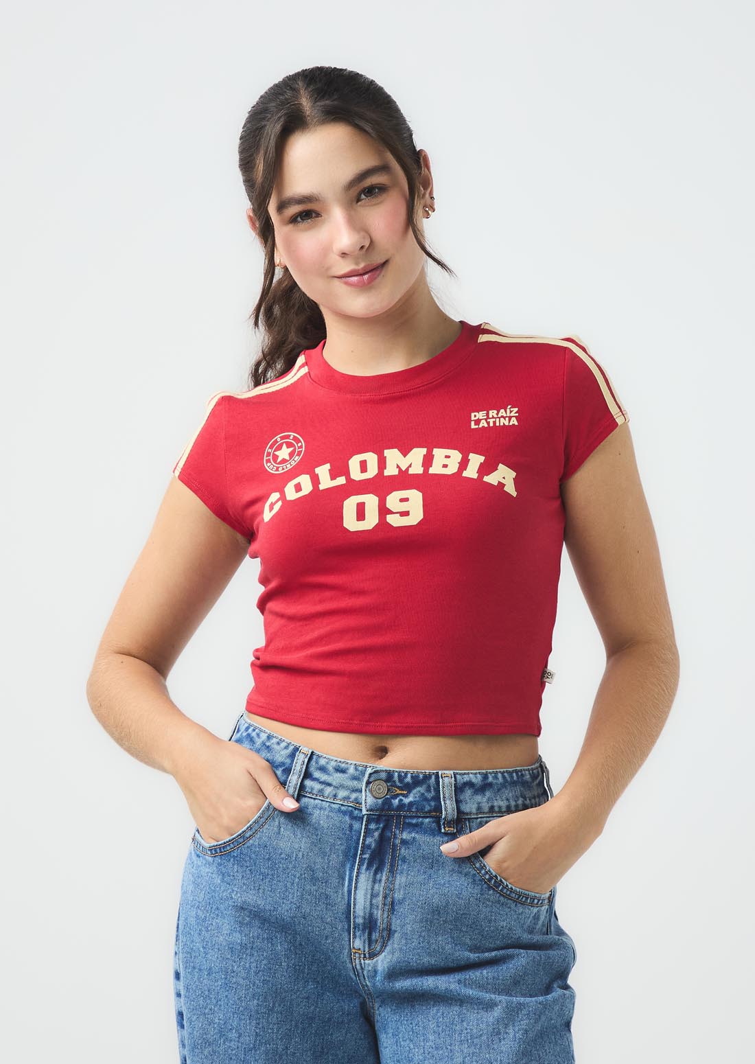 Camiseta roja estampada en frente para jóvenes