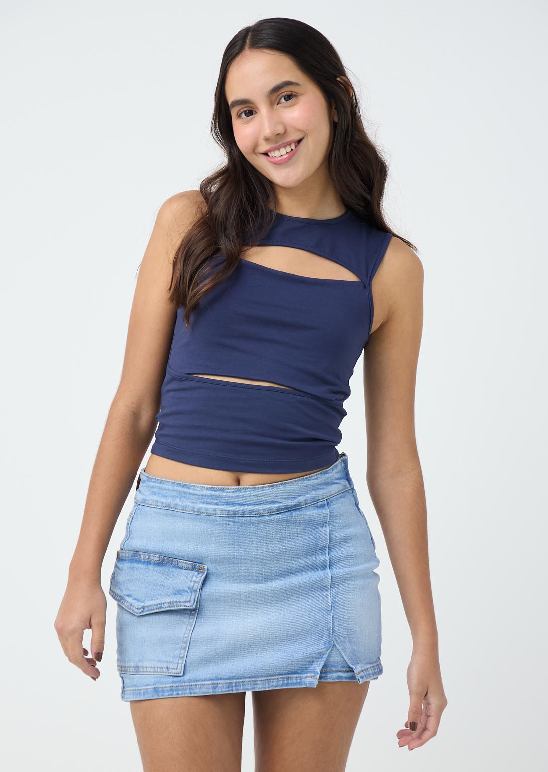 Camiseta azul navy con abertura para jóvenes