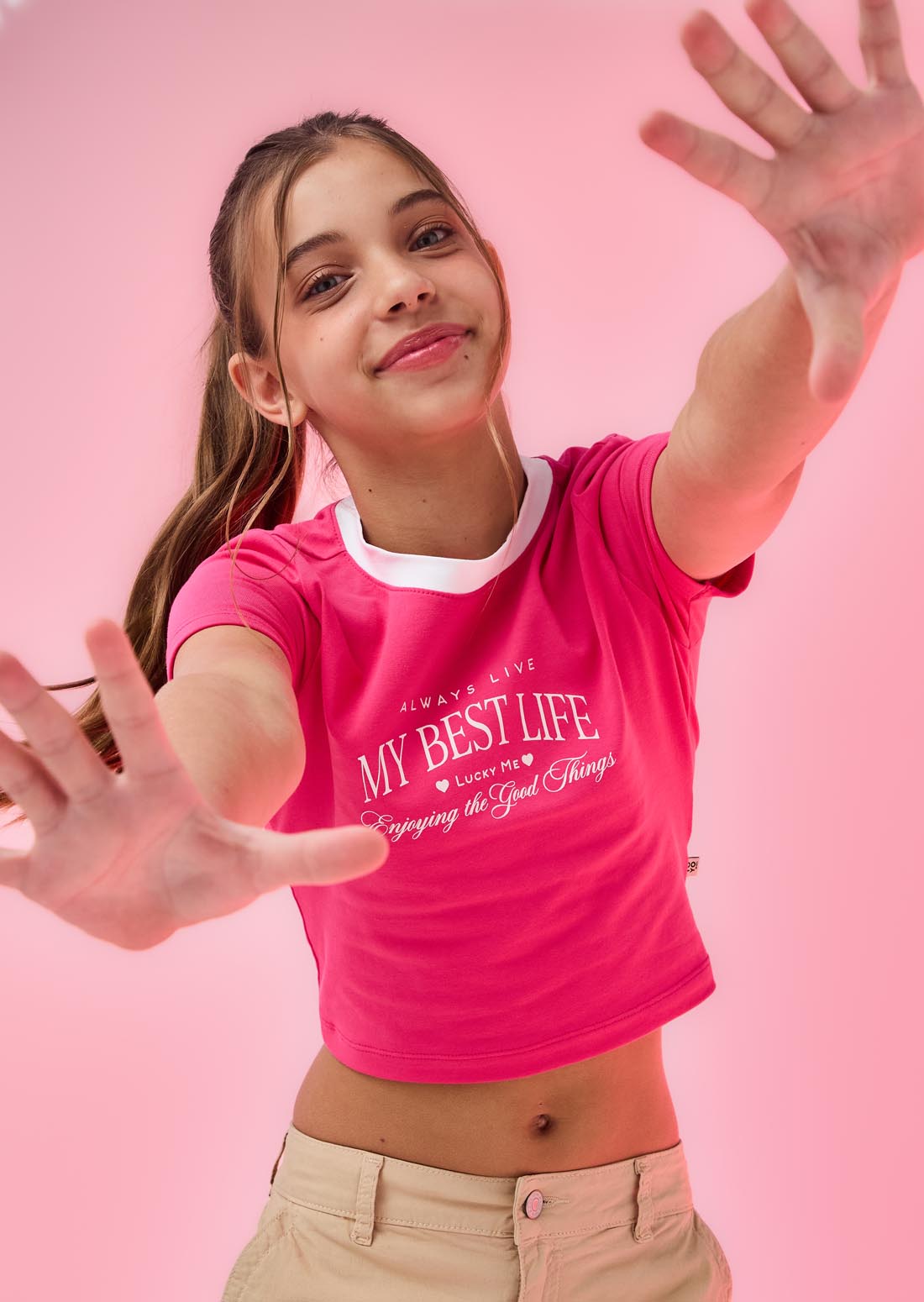 Camiseta rosa oscuro en contraste para niñas
