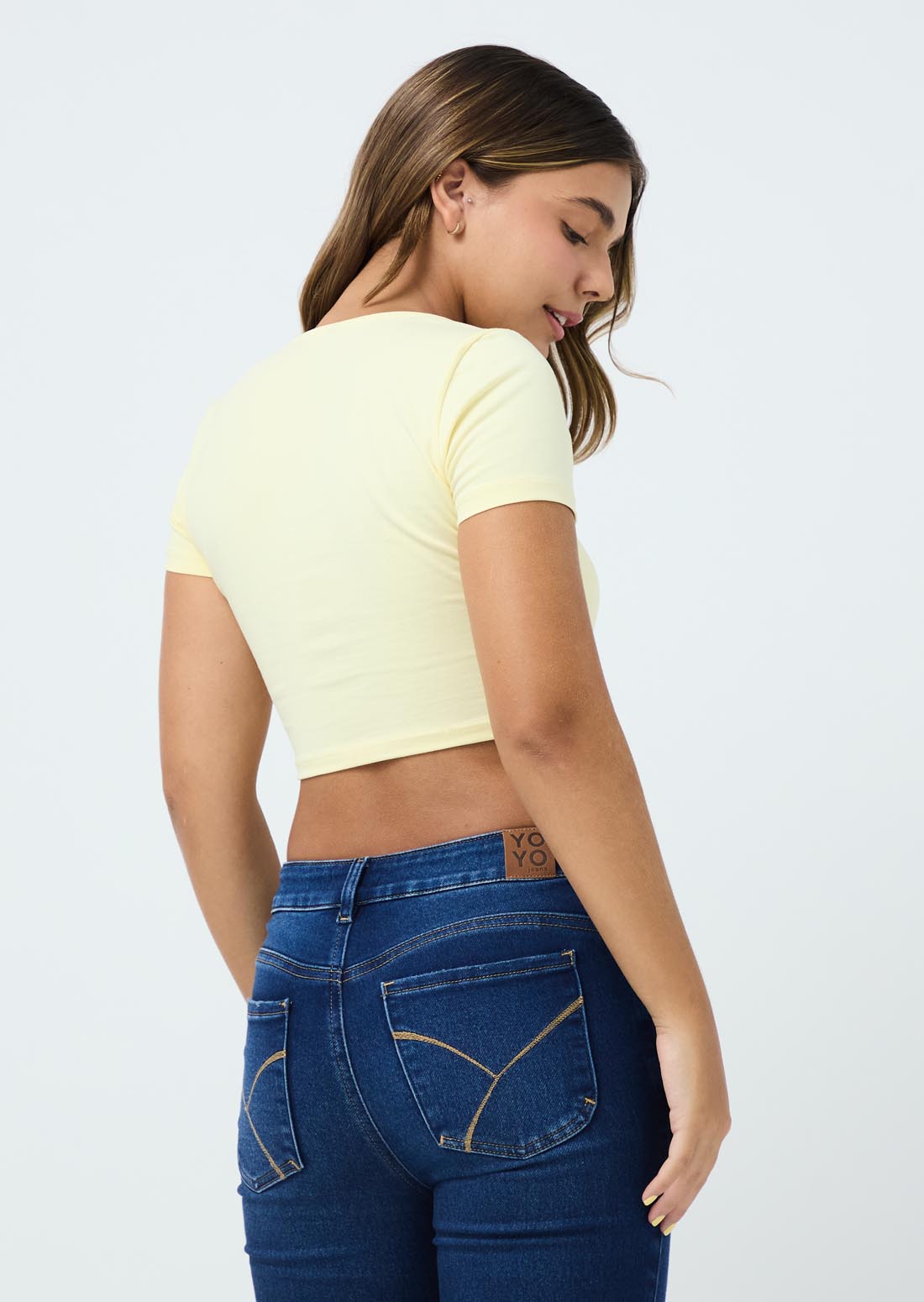 Camiseta amarillo pastel fondo entero para jóvenes