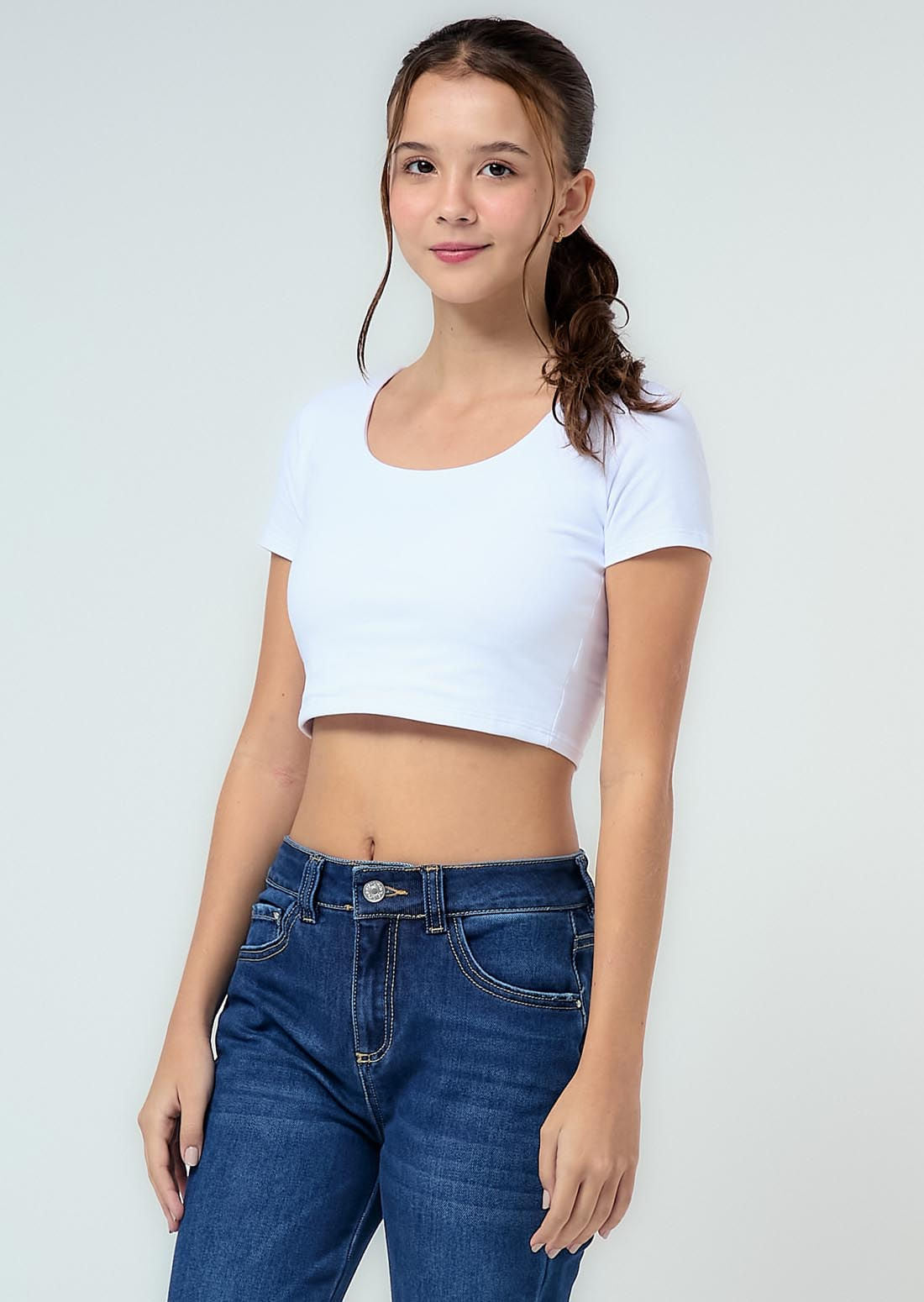 Camiseta crop blanca básica para jóvenes