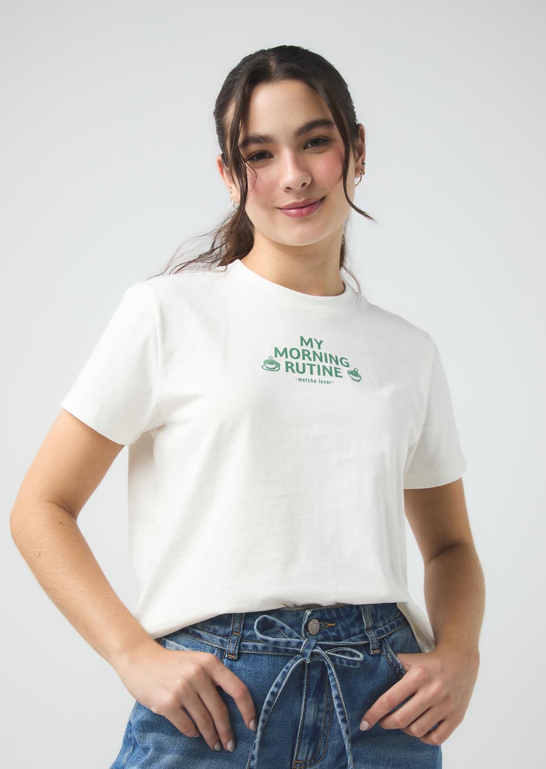 Camiseta blanca estampada para jóvenes