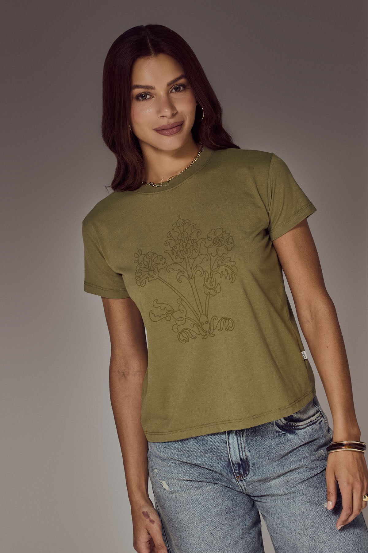 Camiseta verde oliva con estampado en frente para mujer