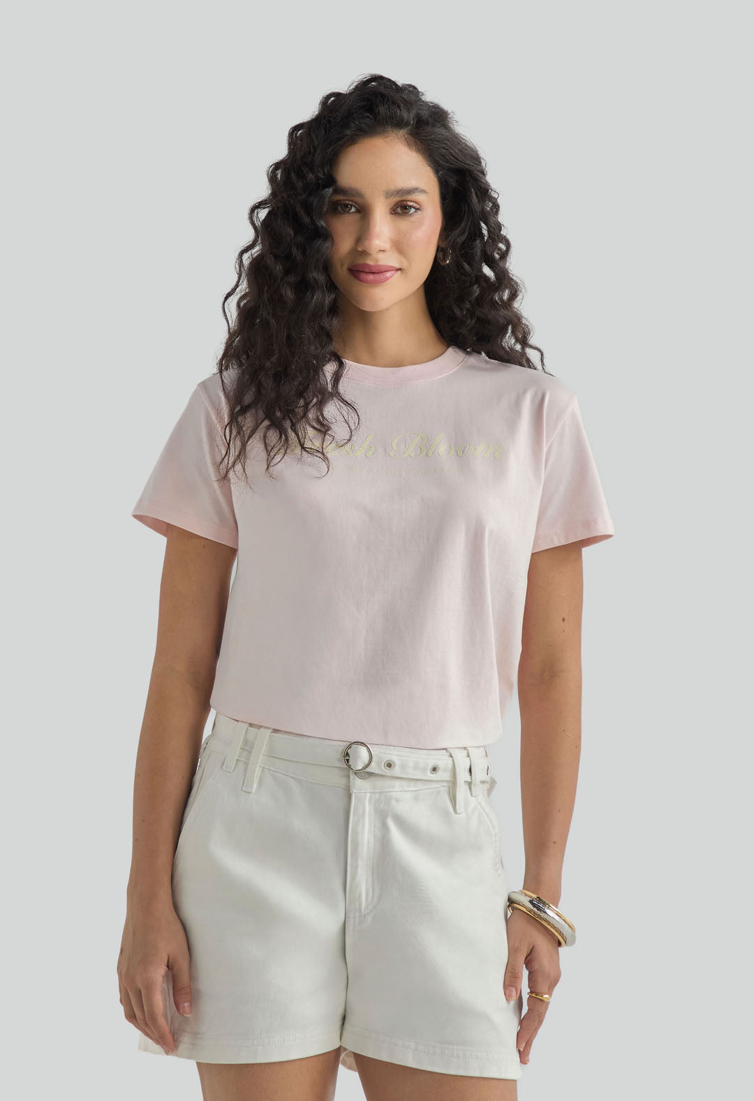 Camiseta rosa claro con cuello redondo para mujer