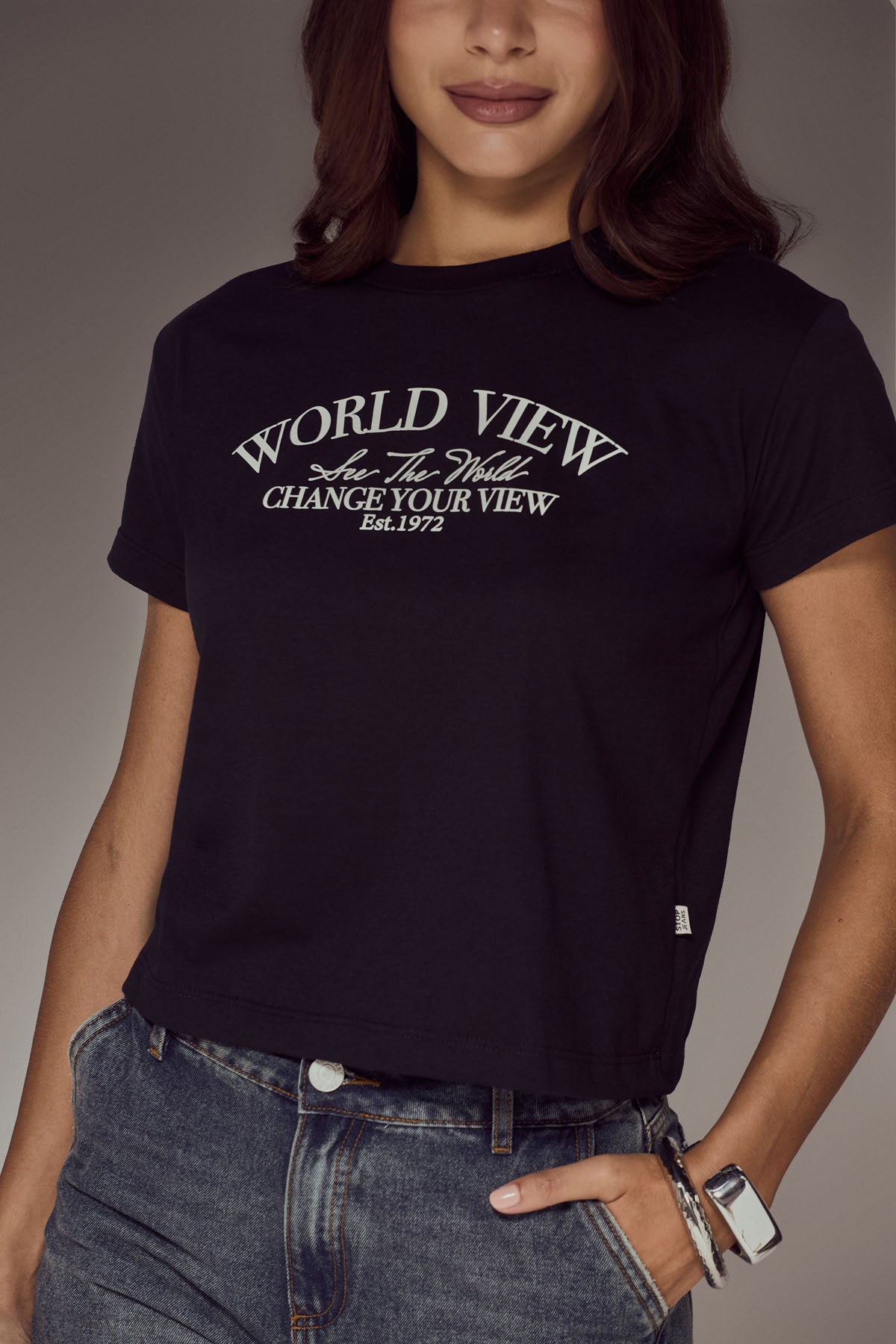 Camiseta negra estampada para mujer