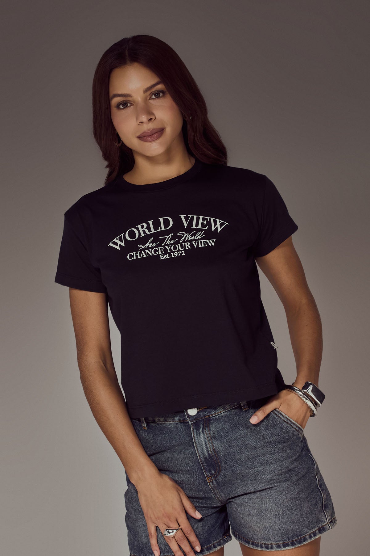 Camiseta negra estampada para mujer