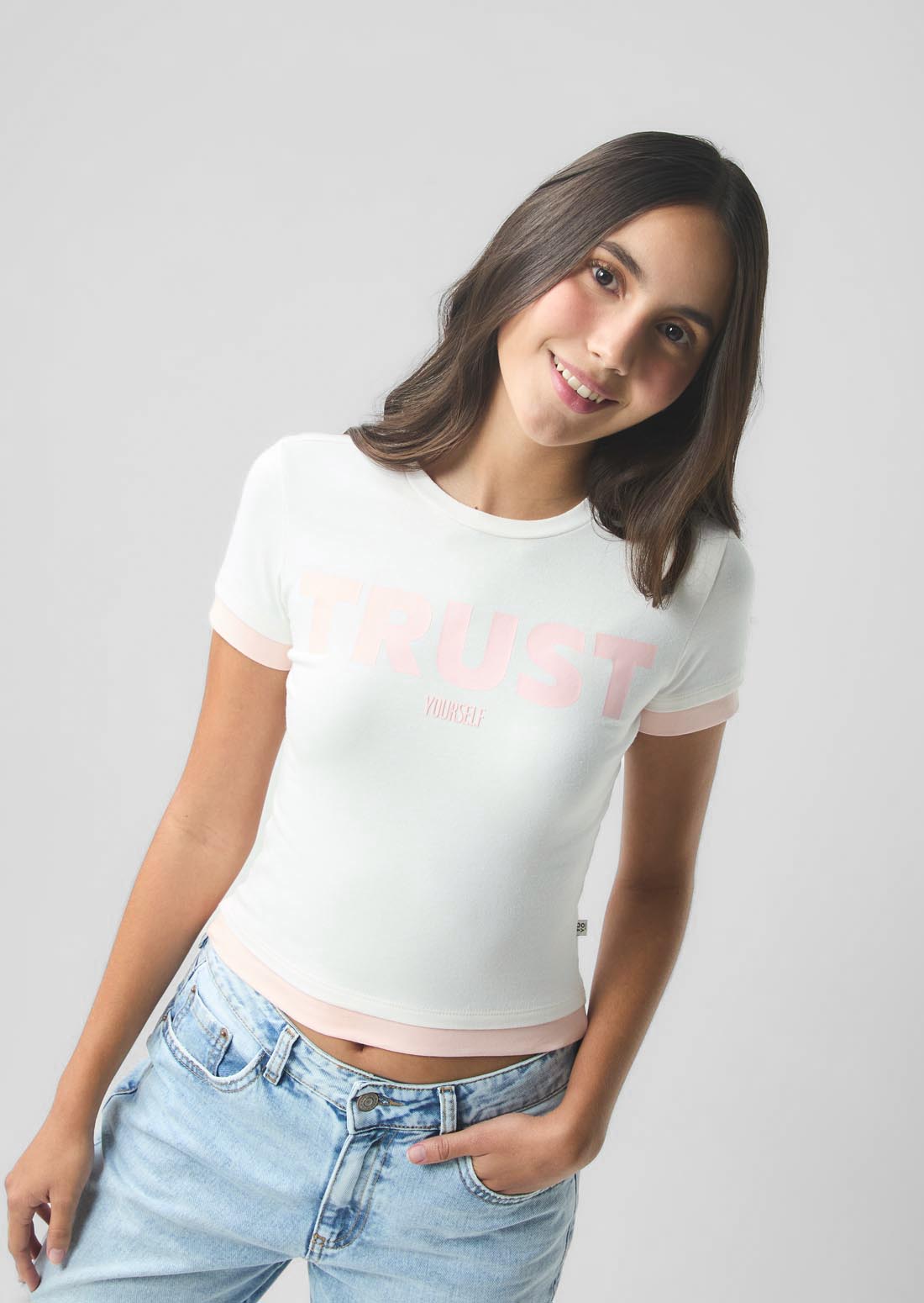 Camiseta marfil estampado grande en frente para jóvenes