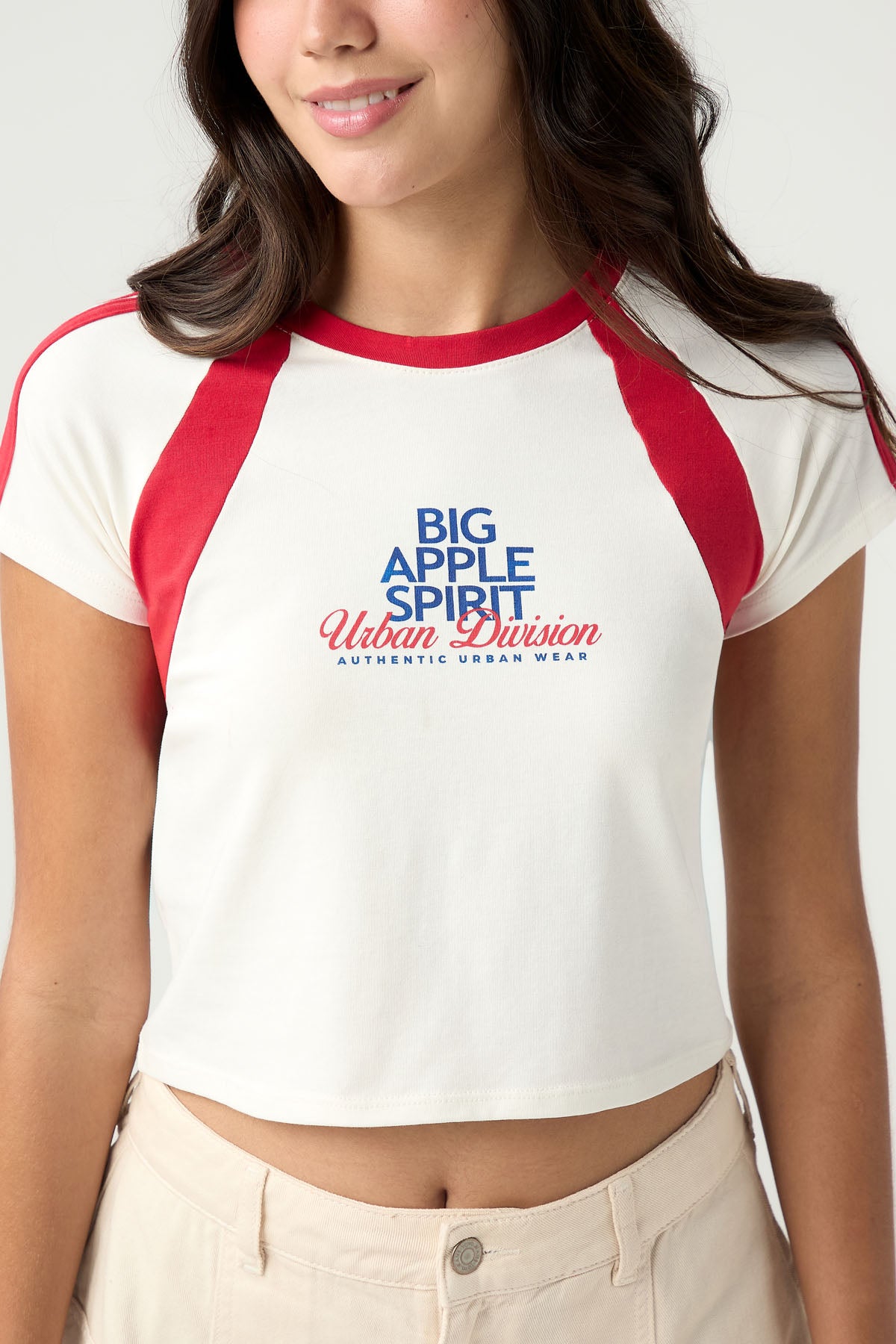 Camiseta marfil en contraste para jóvenes