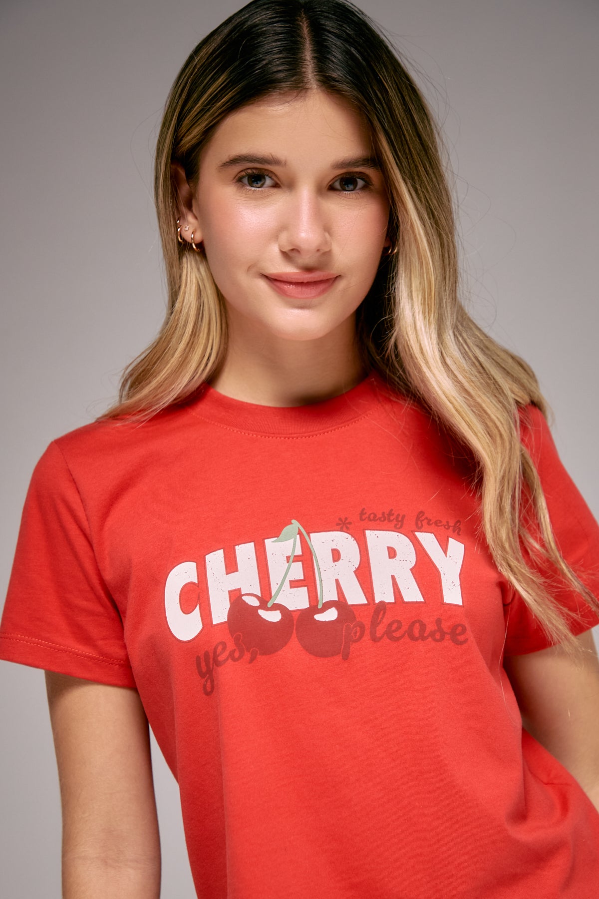 Camiseta roja con estampado para jóvenes