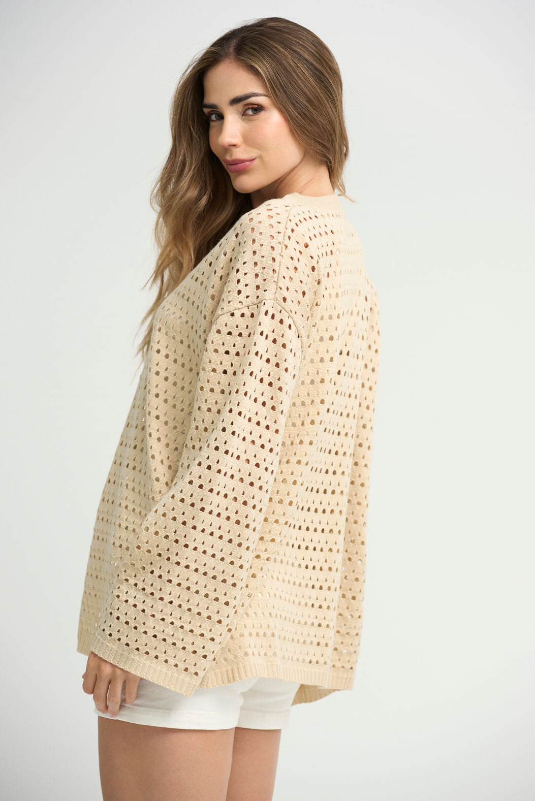 Cárdigan arena tejido con botones para mujeres