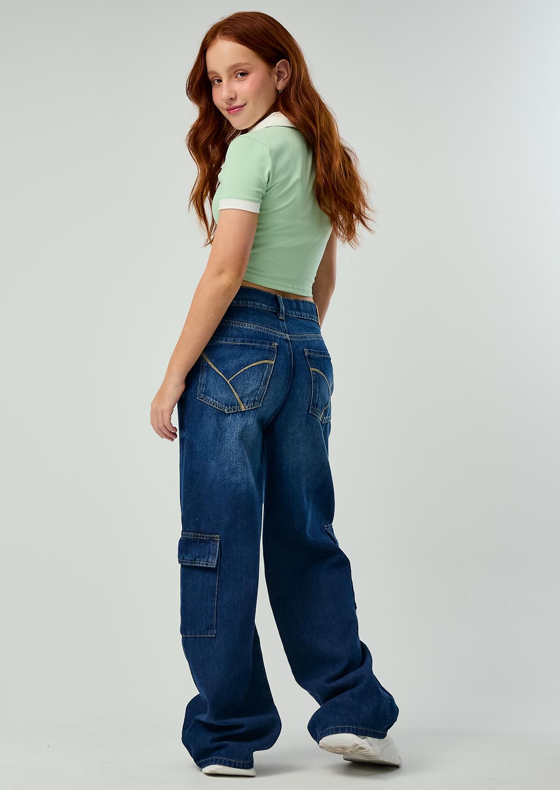 Jean cargo medio oscuro fondo entero para jóvenes