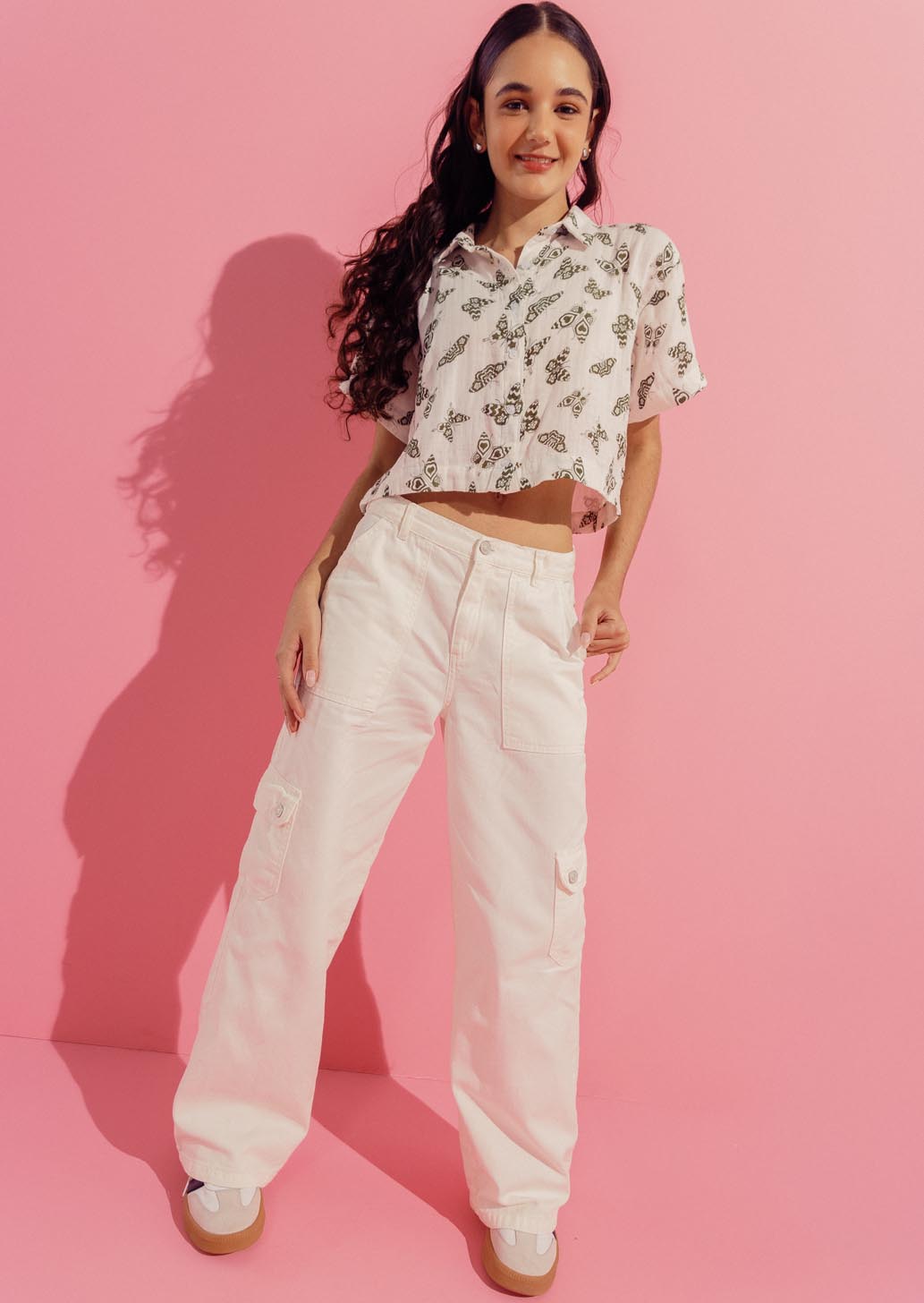Pantalón cargo marfil tiro alto para jóvenes