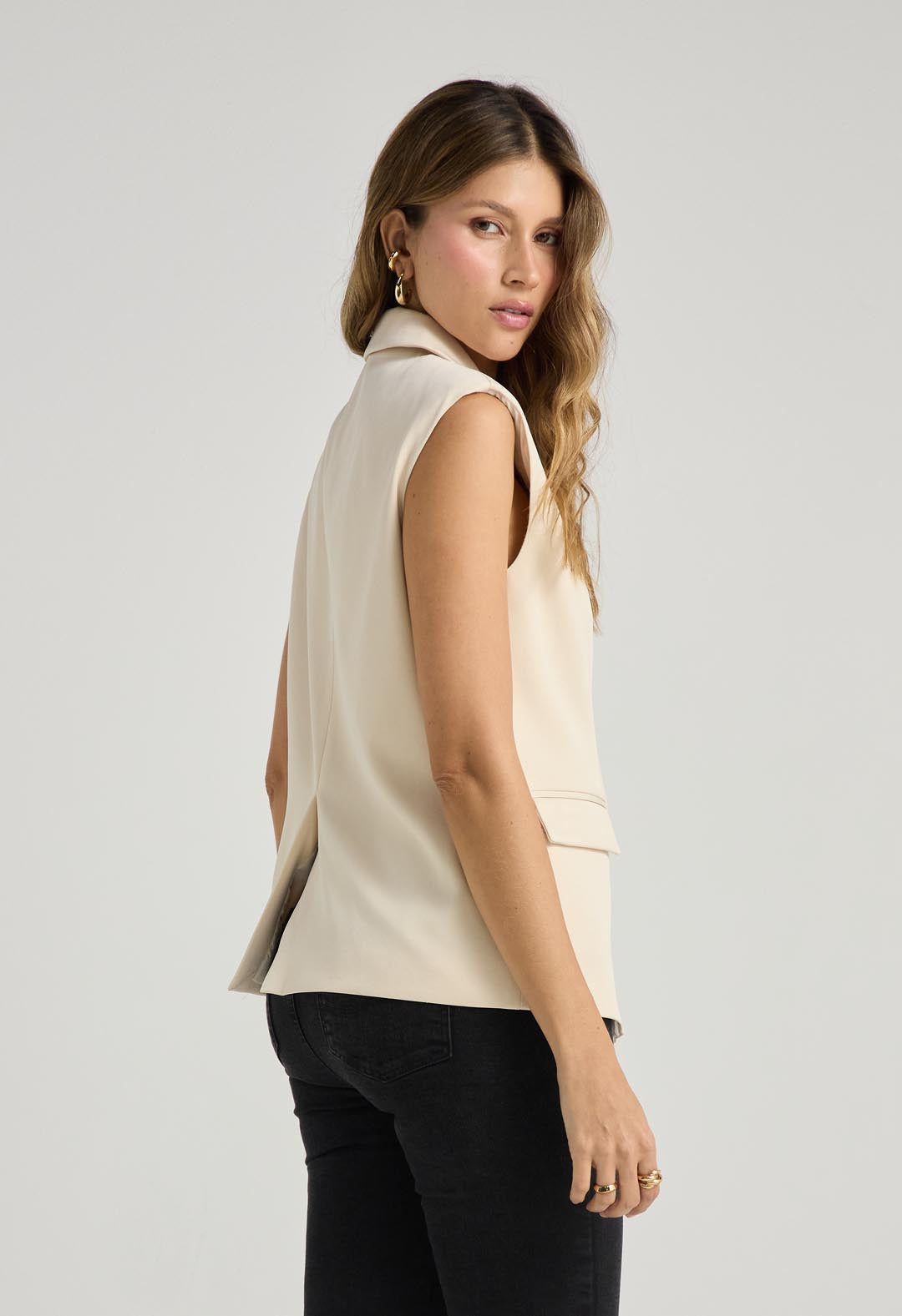 Chaleco marfil tipo blazer para mujer