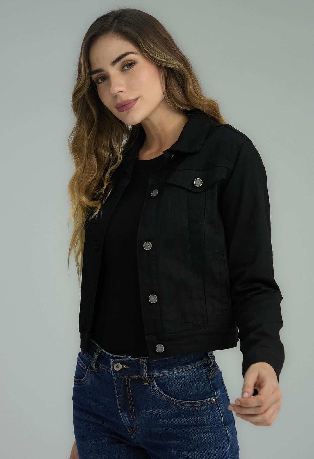 Chaqueta negra fondo entero para mujeres