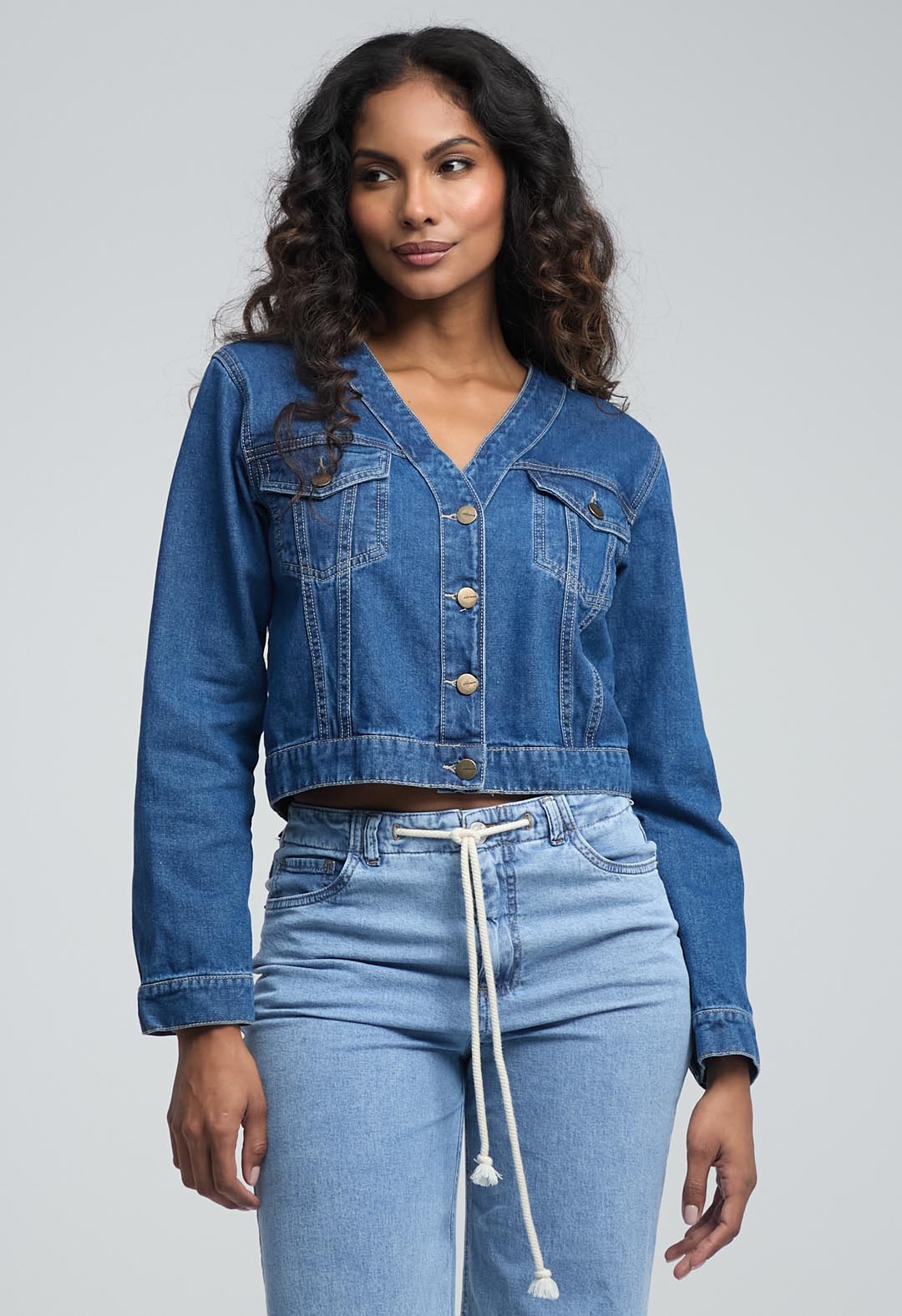 Chaqueta medio oscuro con cuello en V para mujeres