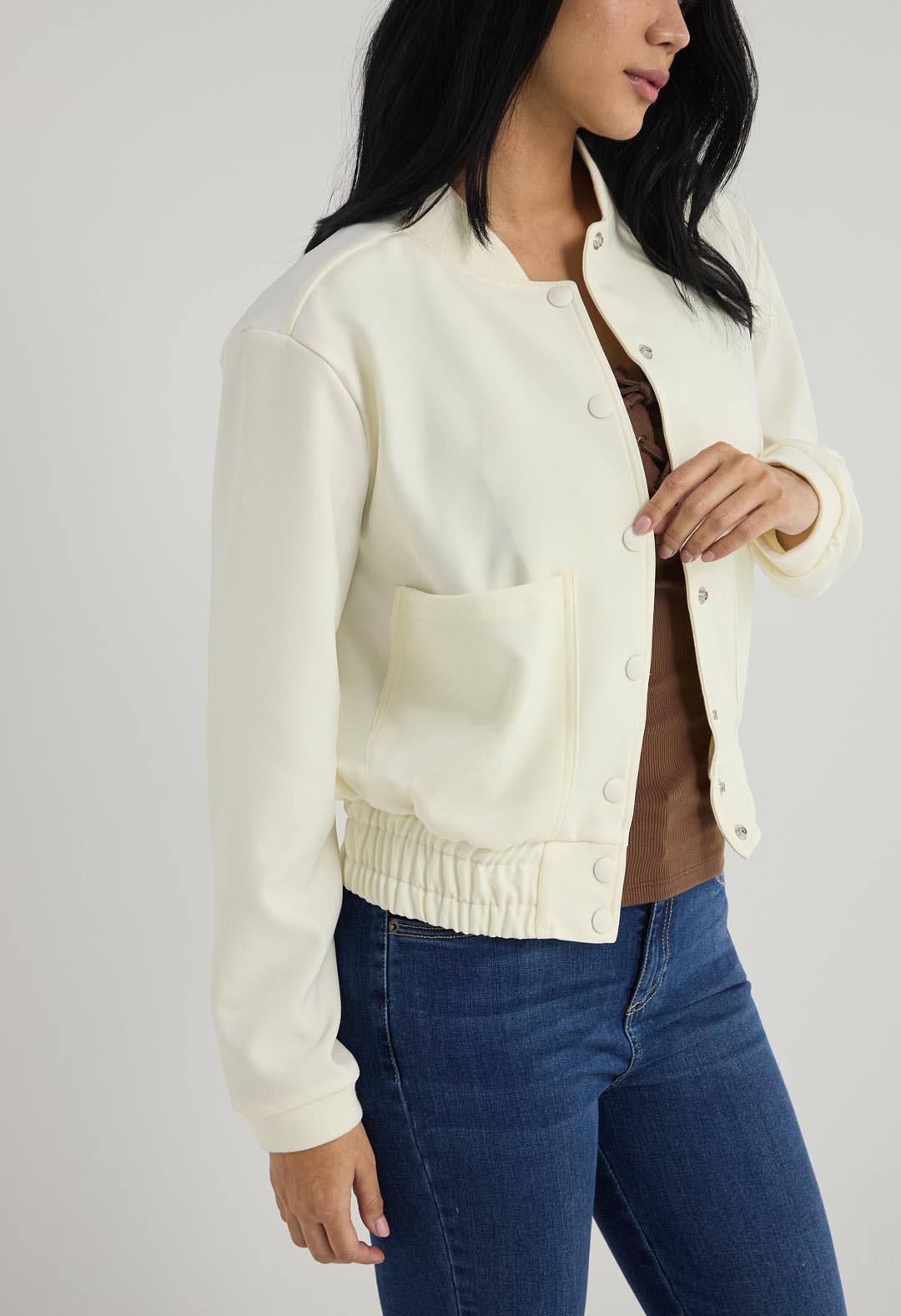 Chaqueta marfil con rectilíneo para mujer